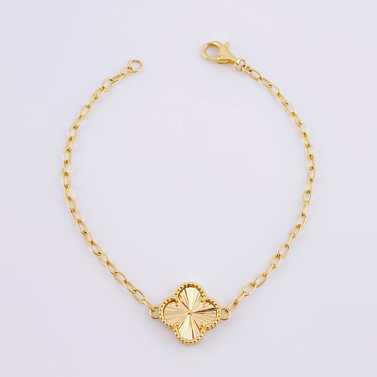 Pulso Aro Seguido Trébol 4.95g / 21.3cm / 2.5mm Oro Amarillo 18K