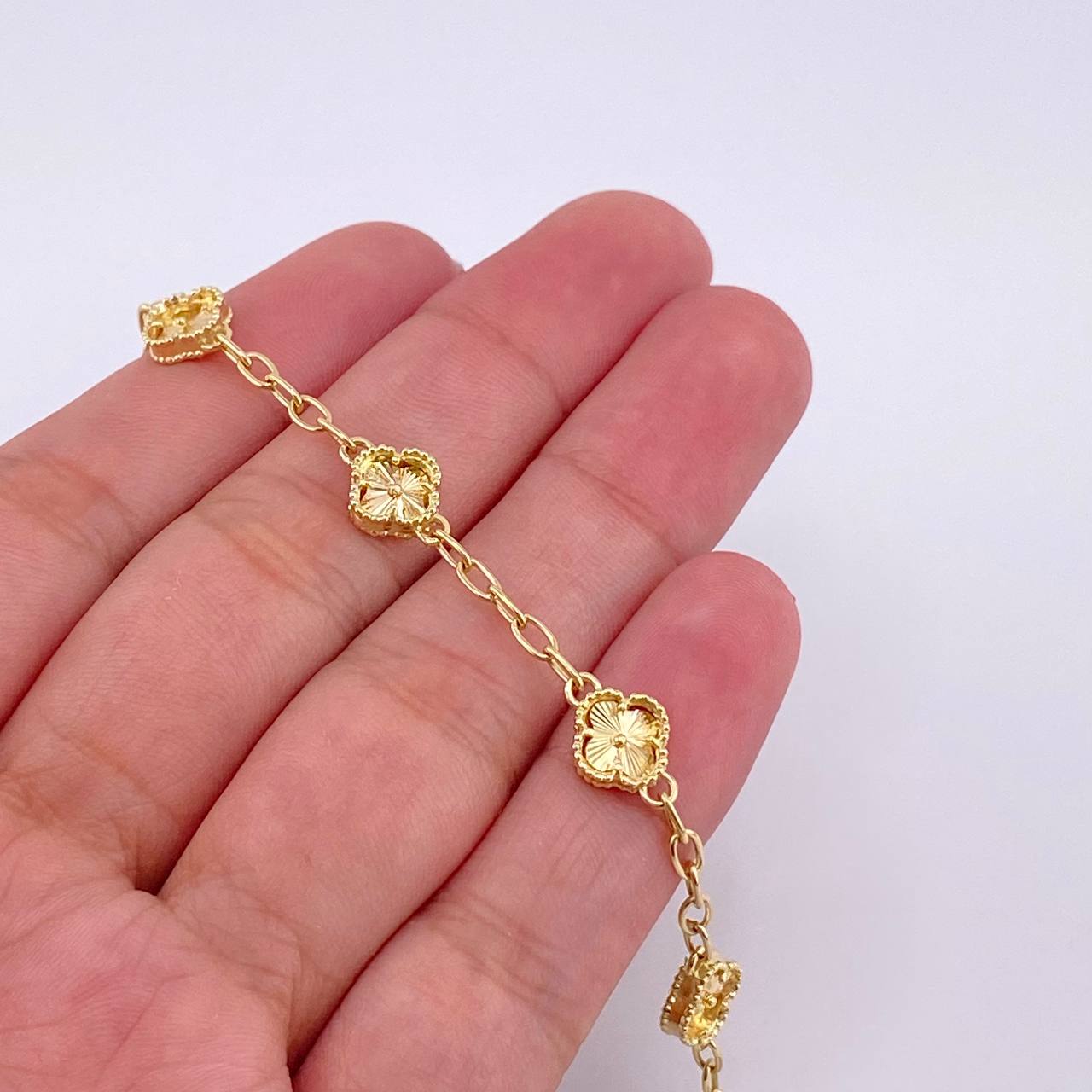 Pulso Aro Seguido Trébol 5.3g / 18.5cm / 2.5mm Oro Amarillo 18K