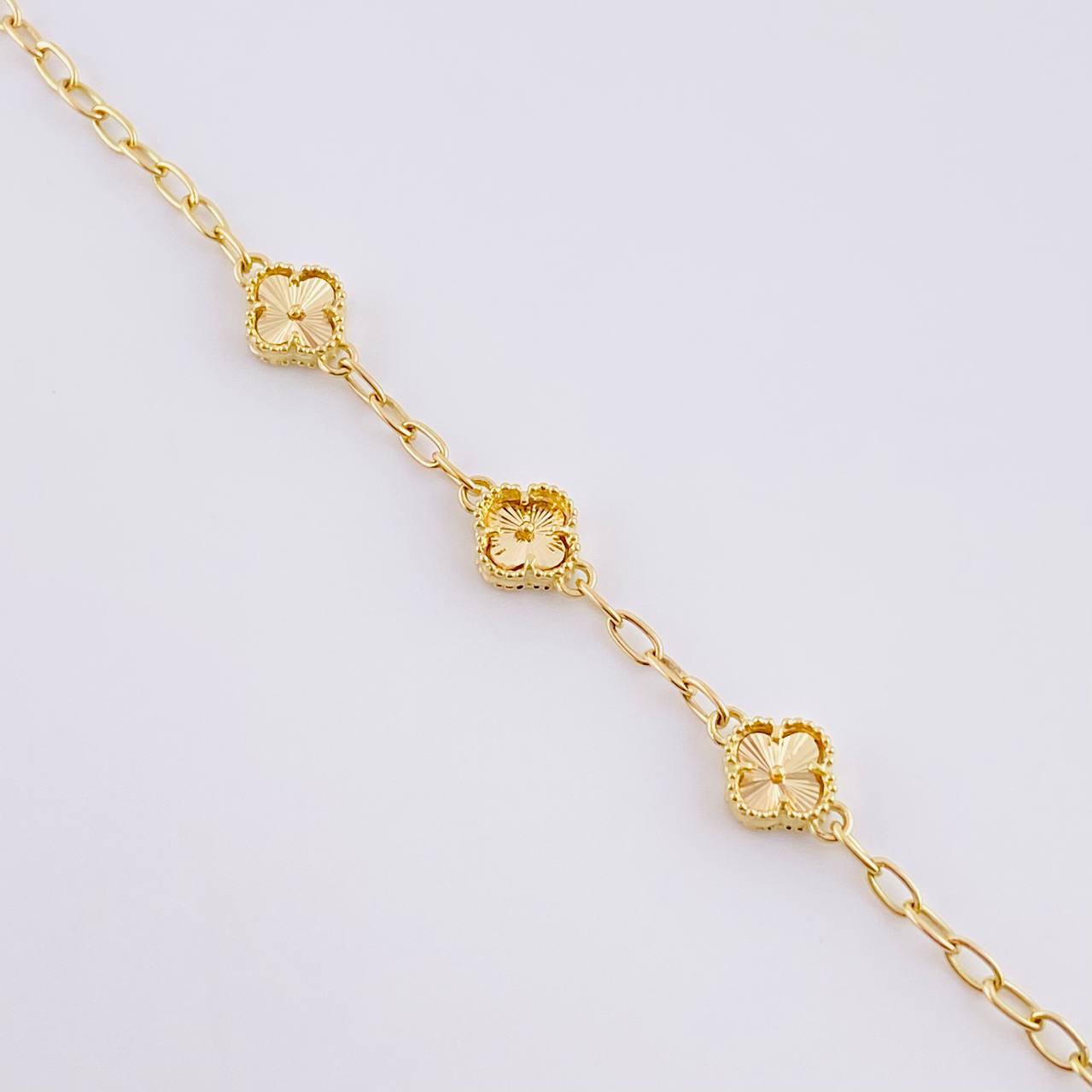 Pulso Aro Seguido Trébol 4.15g / 18.5cm / 2.5mm Oro Amarillo 18K