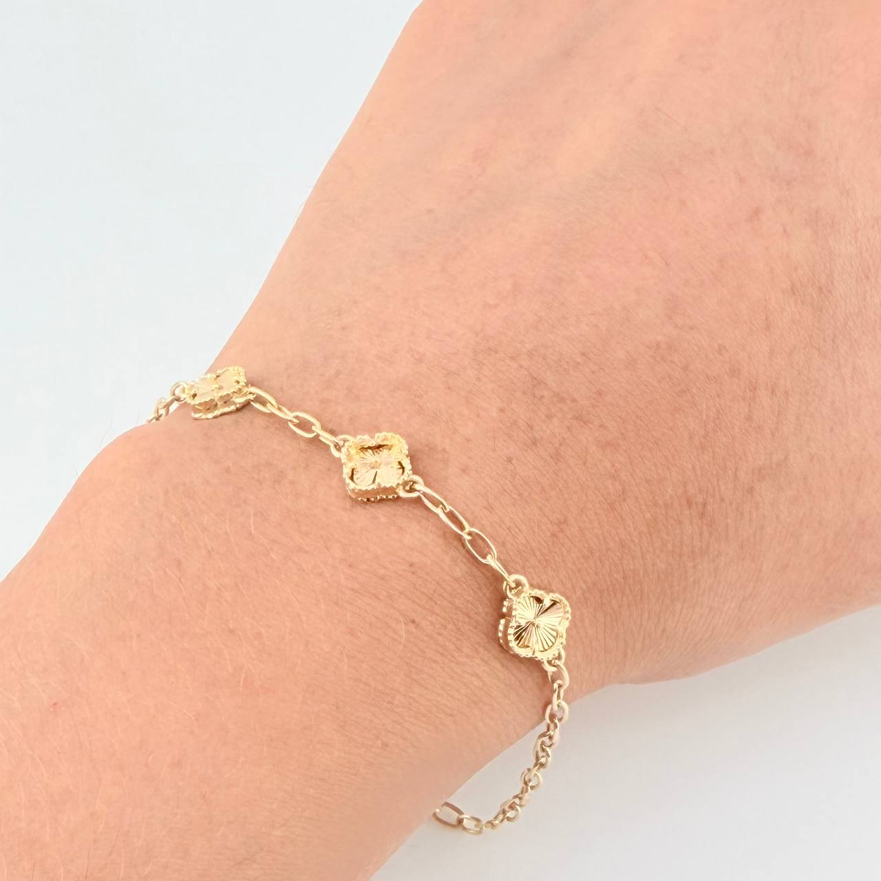 Pulso Aro Seguido Trébol 4.15g / 18.5cm / 2.5mm Oro Amarillo 18K