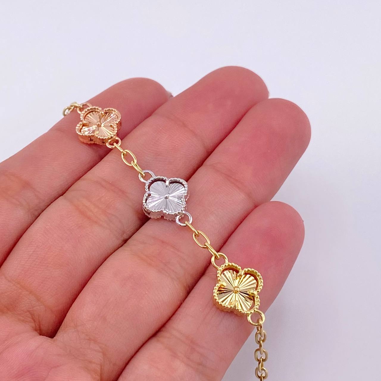 Pulso Aro Seguido Trébol 5.1g / 17.7cm / 2.5mm Tres Oros 18K