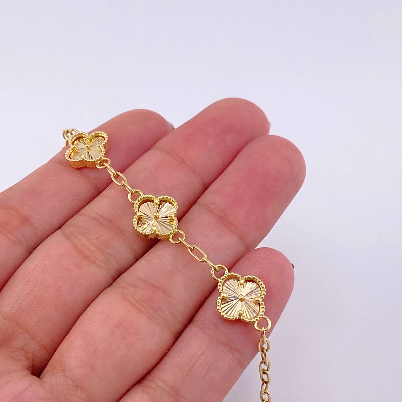 Pulso Aro Seguido Trébol 5.1g / 17.3cm / 2.5mm Oro Amarillo 18K