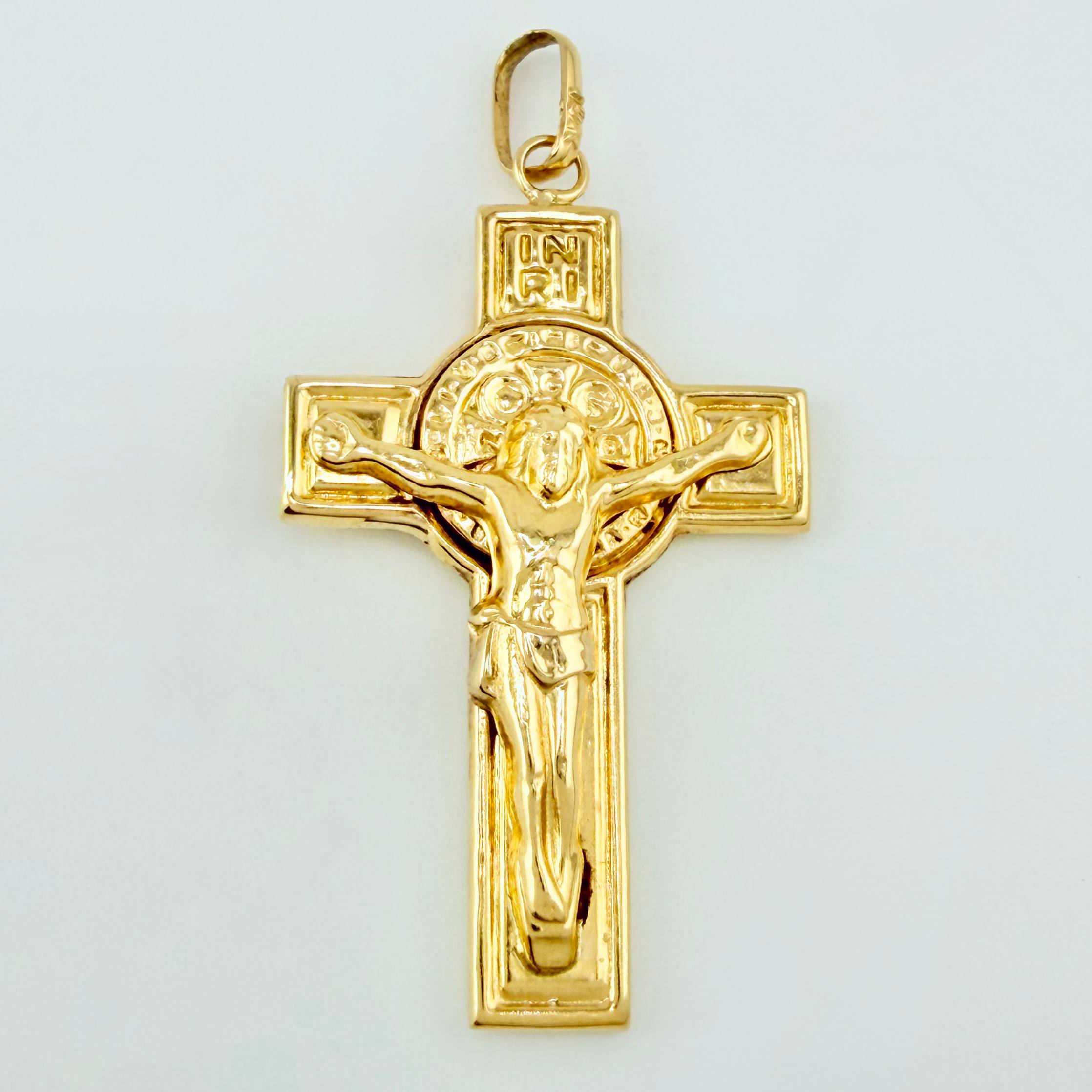 Dije Crúz Cristo Circulo San Benito 2.65gr / 4.1cm / Oro Amarillo 18K