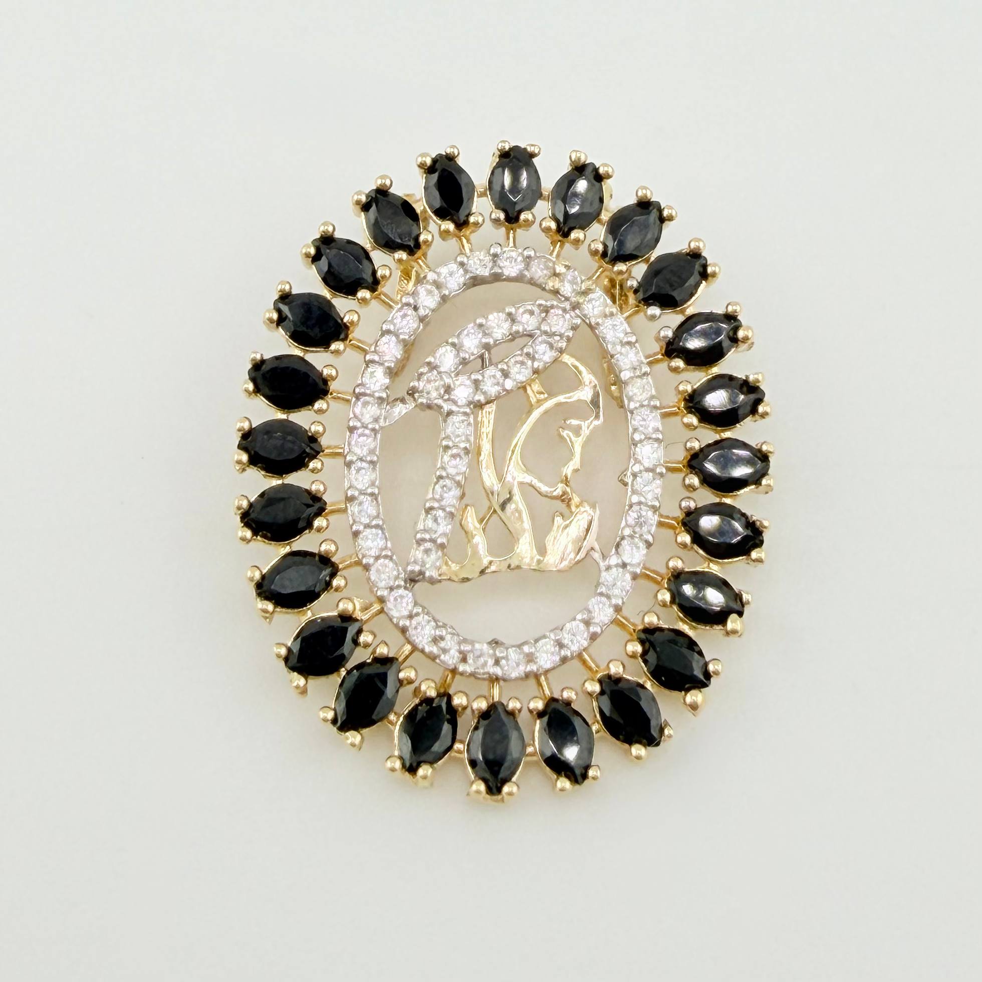 Dije Herraje Silueta Virgen Maria 2.8gr / 2.5cm / Oro Amarillo 18K