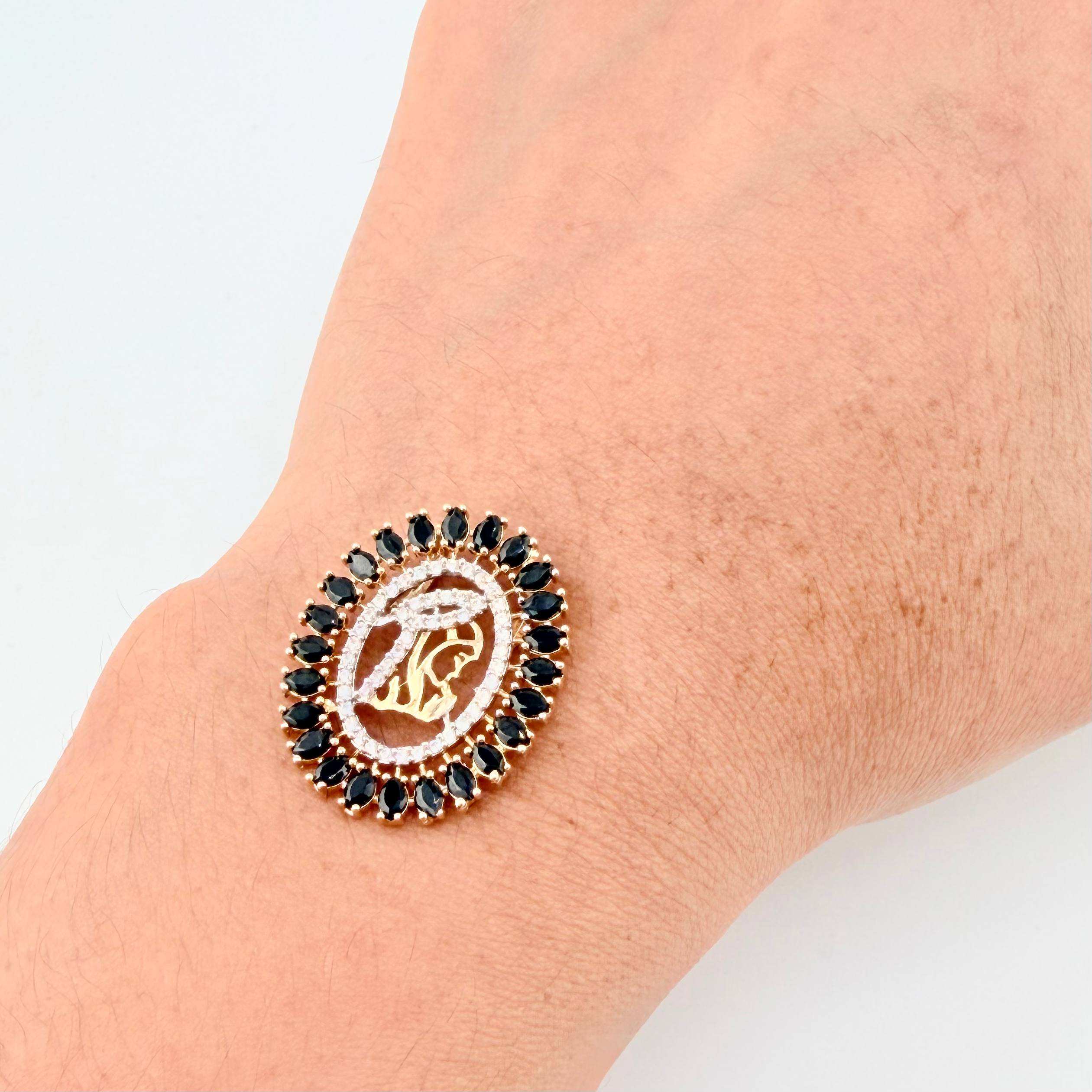 Dije Herraje Silueta Virgen Maria 2.8gr / 2.5cm / Oro Amarillo 18K