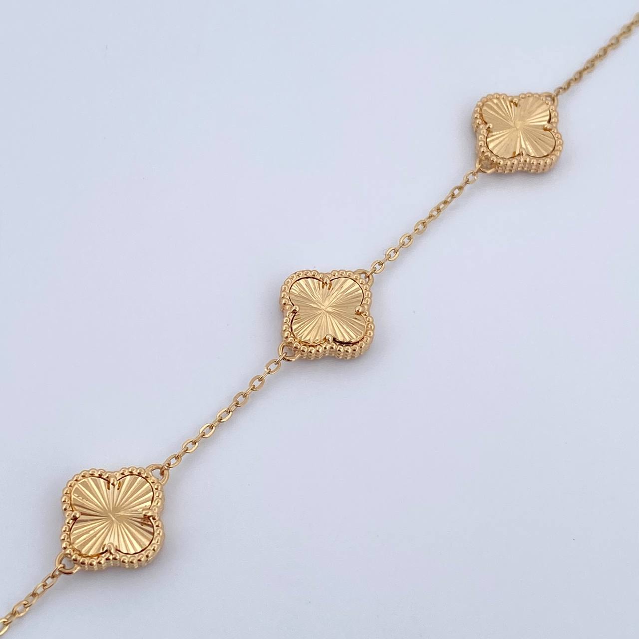 Pulso Aro Seguido Trebol Gradual 6.2gr / 18cm-20cm / 1.2mm Diamantado Oro Amarillo Nac.Esp. 18K $