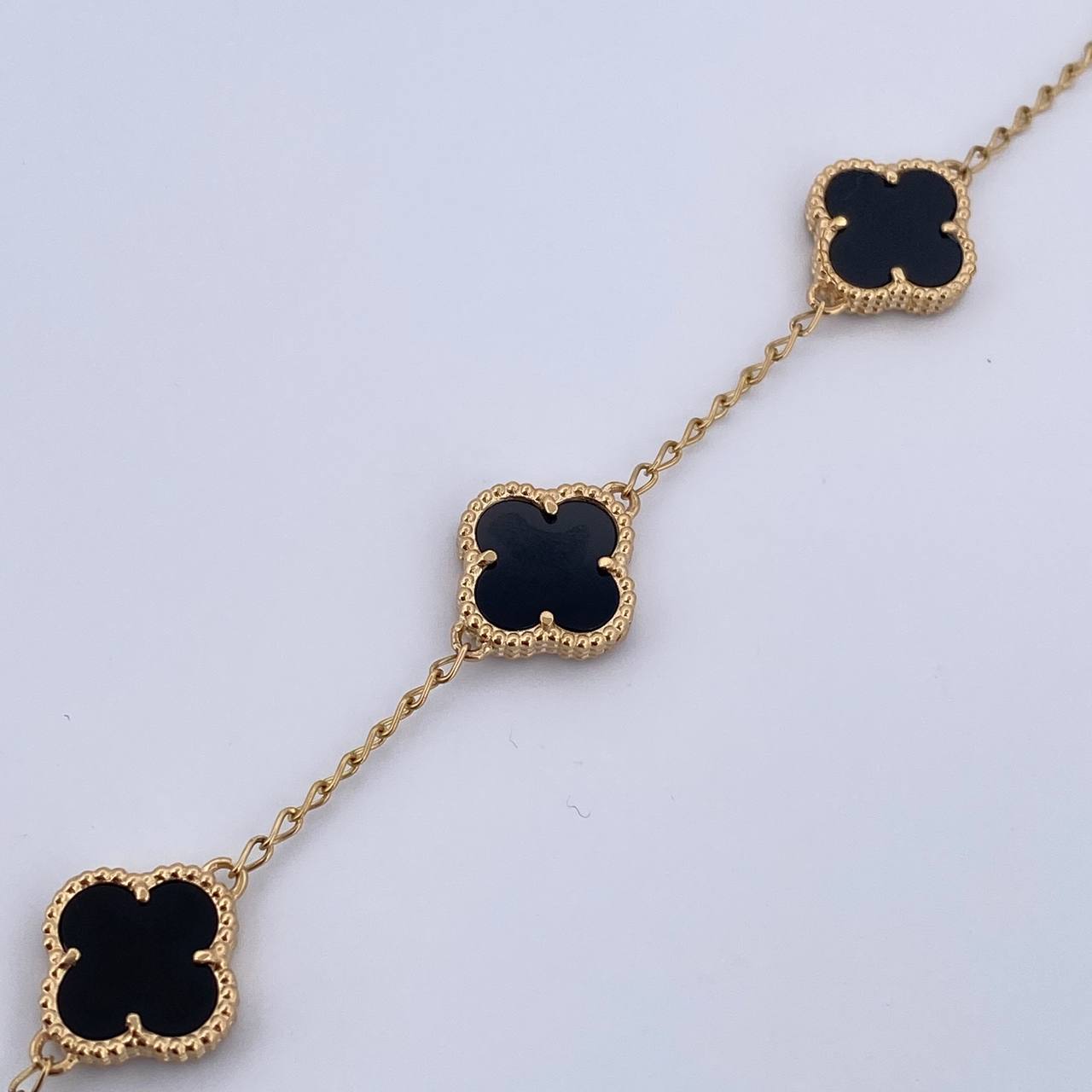 Pulso Espiga Trebol Gradual 8.25gr / 17.5cm-18.6cm / 1.4mm Onix Negro Oro Amarillo Nac.Esp. 18K $