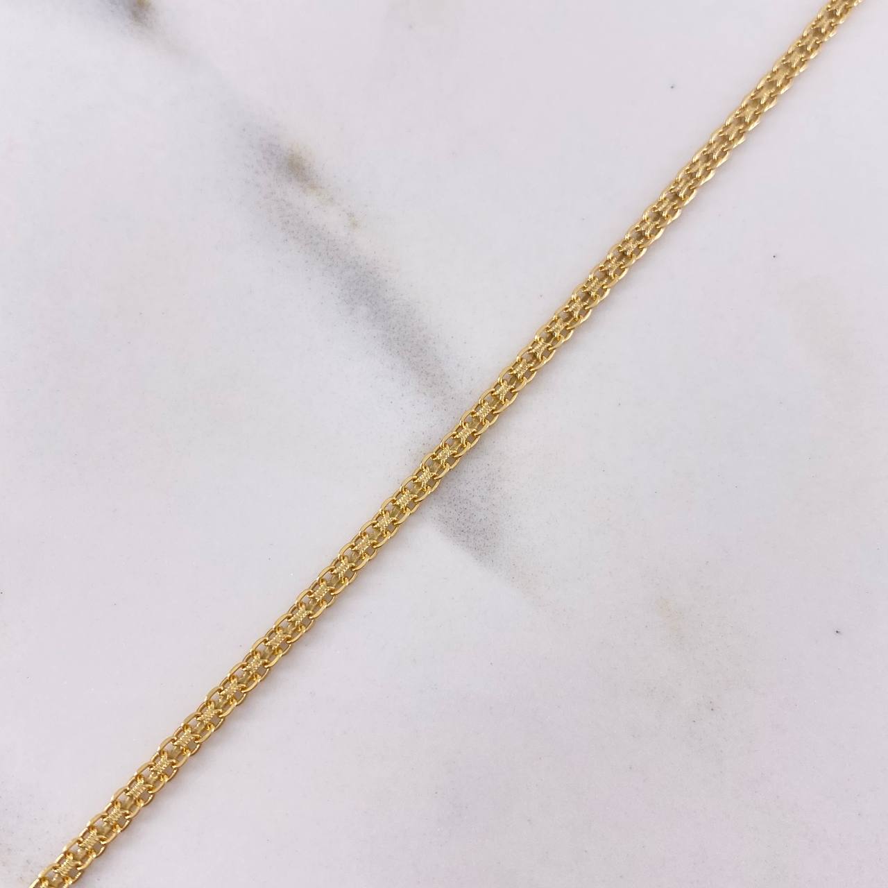 Pulso Chino 2.25gr / 21cm / 2.1mm Oro Amarillo +1 18K $