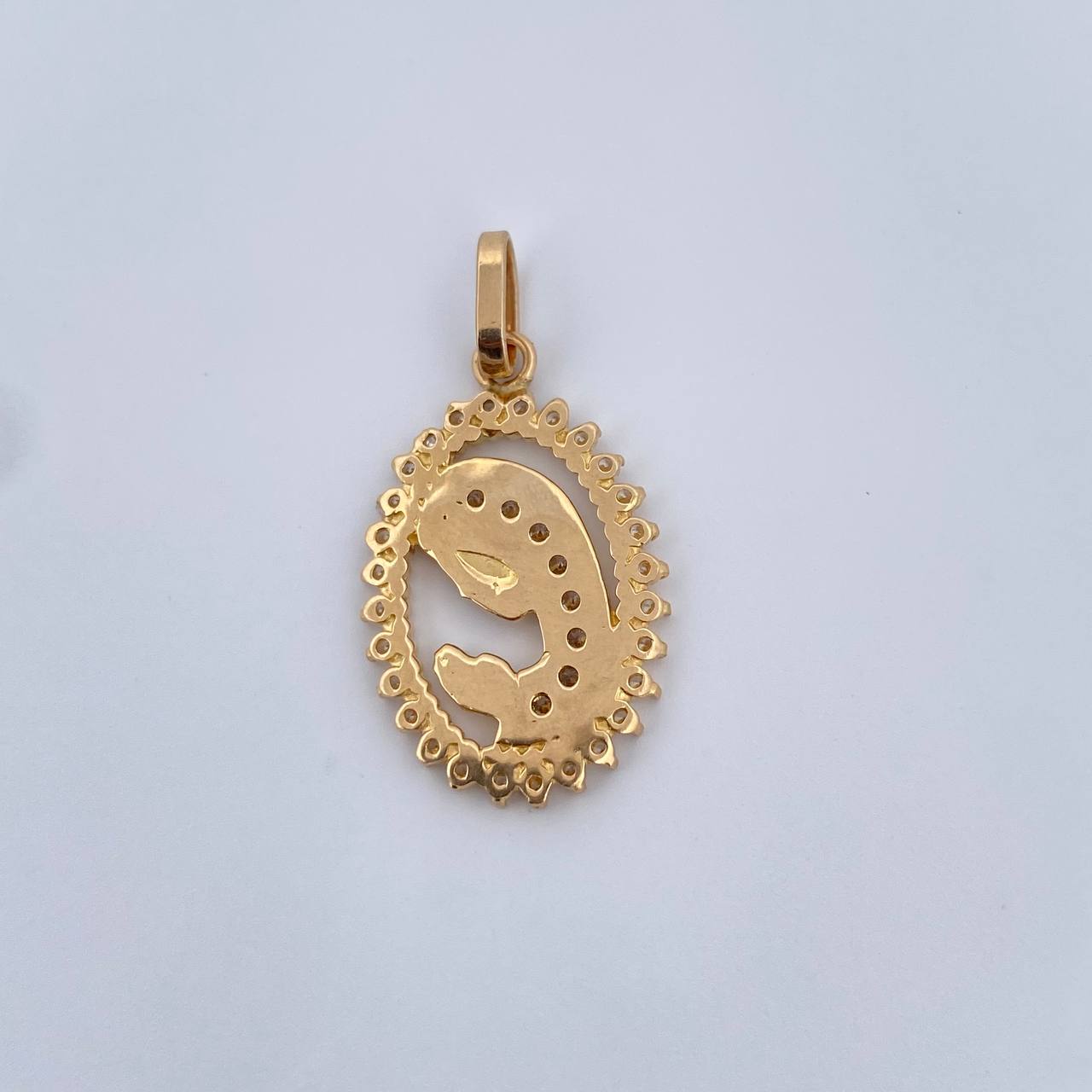 Dije Virgen Maria 2.6gr / 2.8cm / Circones Blancos Oro Amarillo 18K &