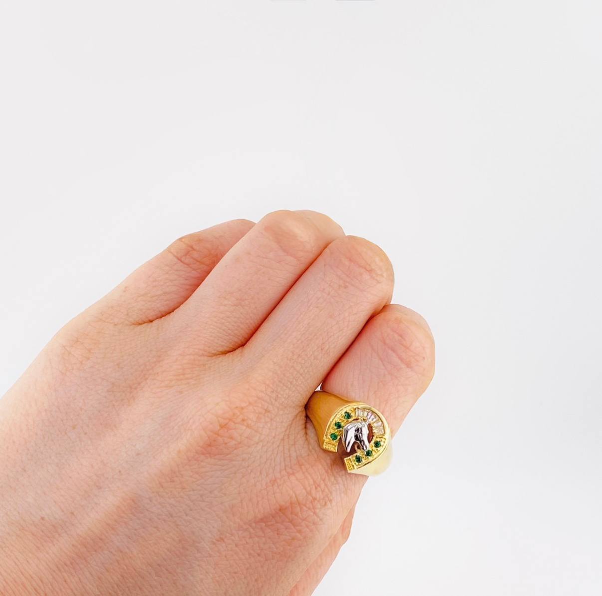 Anillo Herradura Caballo 5.95 g / T10 1/4 Dos Oros Amarillo Blanco 18K