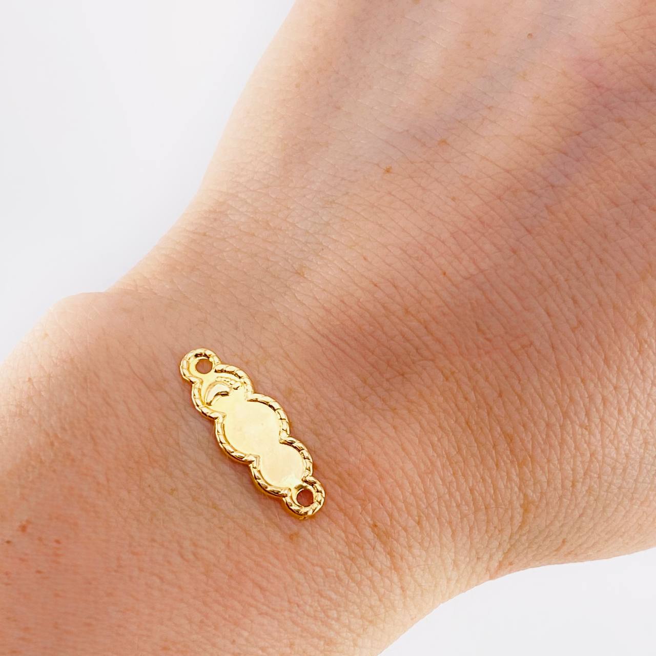 Herraje Placa Nube Pie Bordeada 0.25 g / 2.2 cm Oro Amarillo 18K