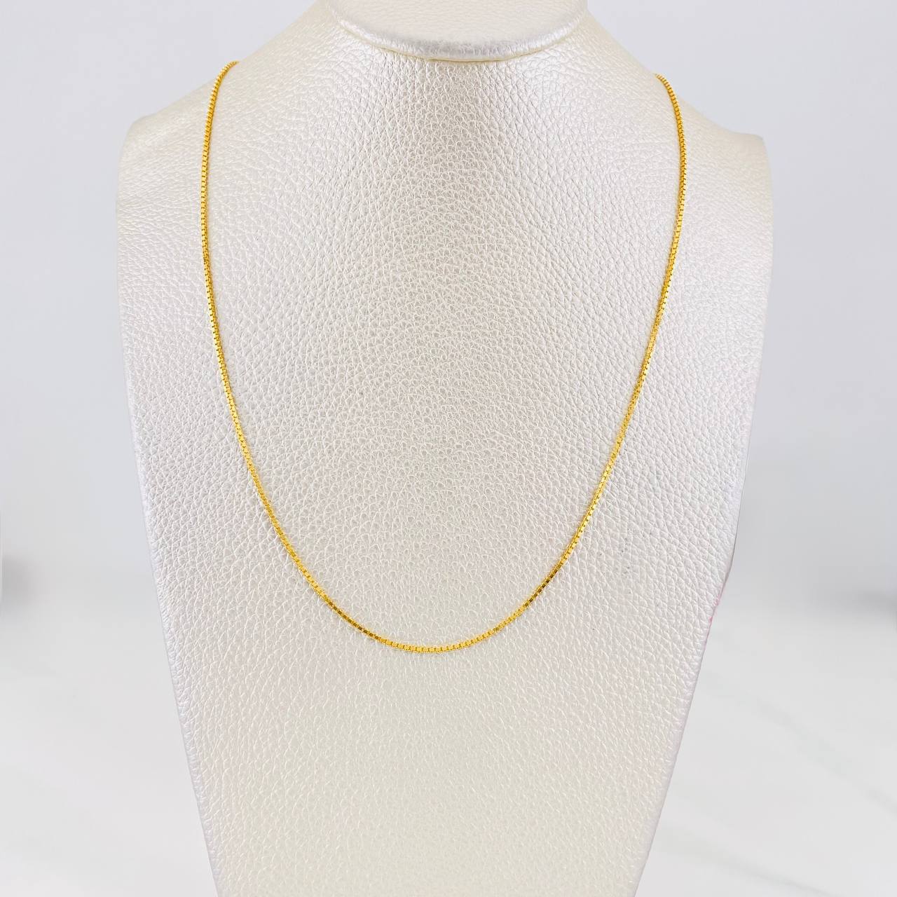 Cadena Escalera Seguida 2.45g / 45cm / 1.57mm Oro Amarillo 18K