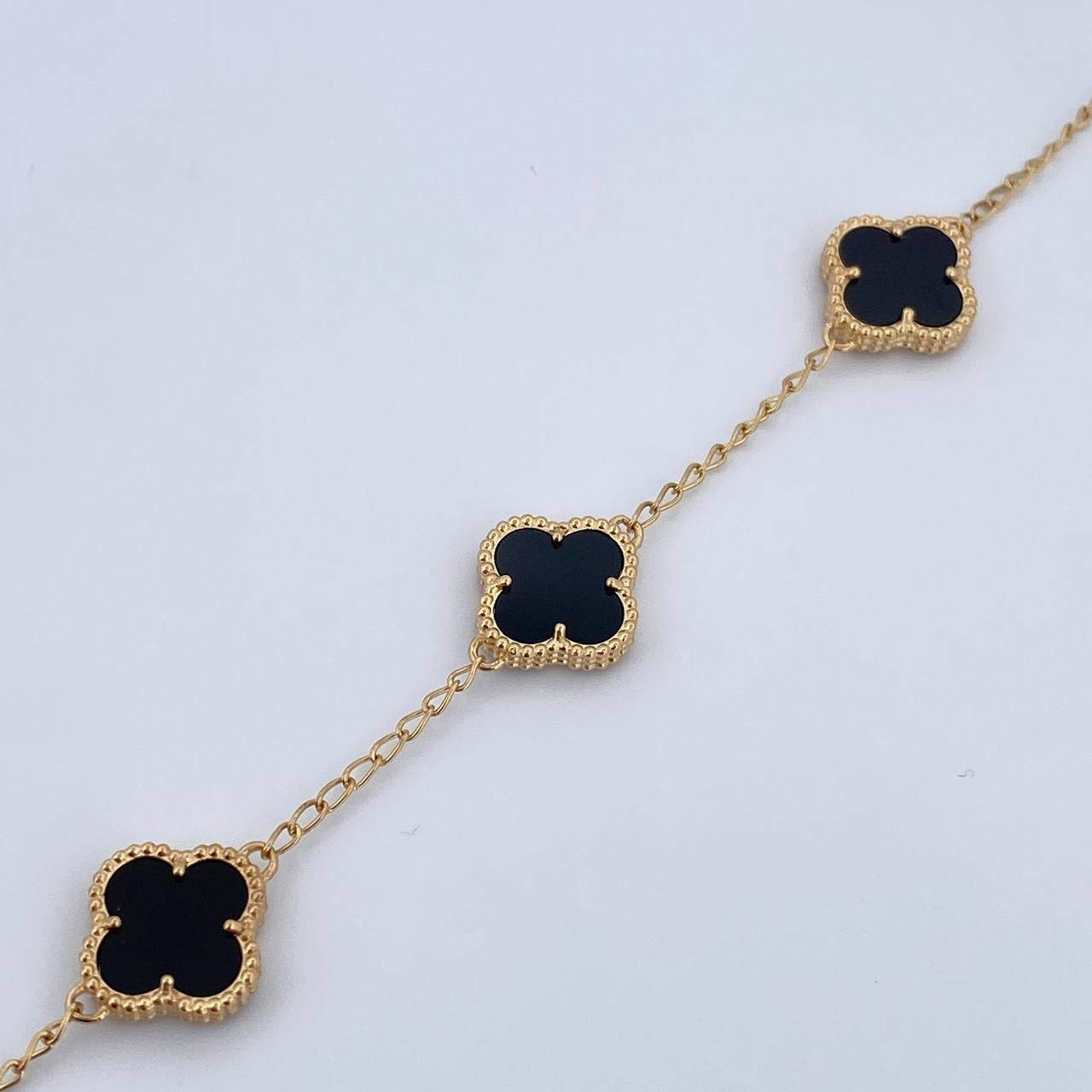 Pulso Espiga Trebol Gradual 5.55gr / 17.1cm-19.2cm / 1.3mm Onix Negro Oro Amarillo Nac.Esp. 18K $
