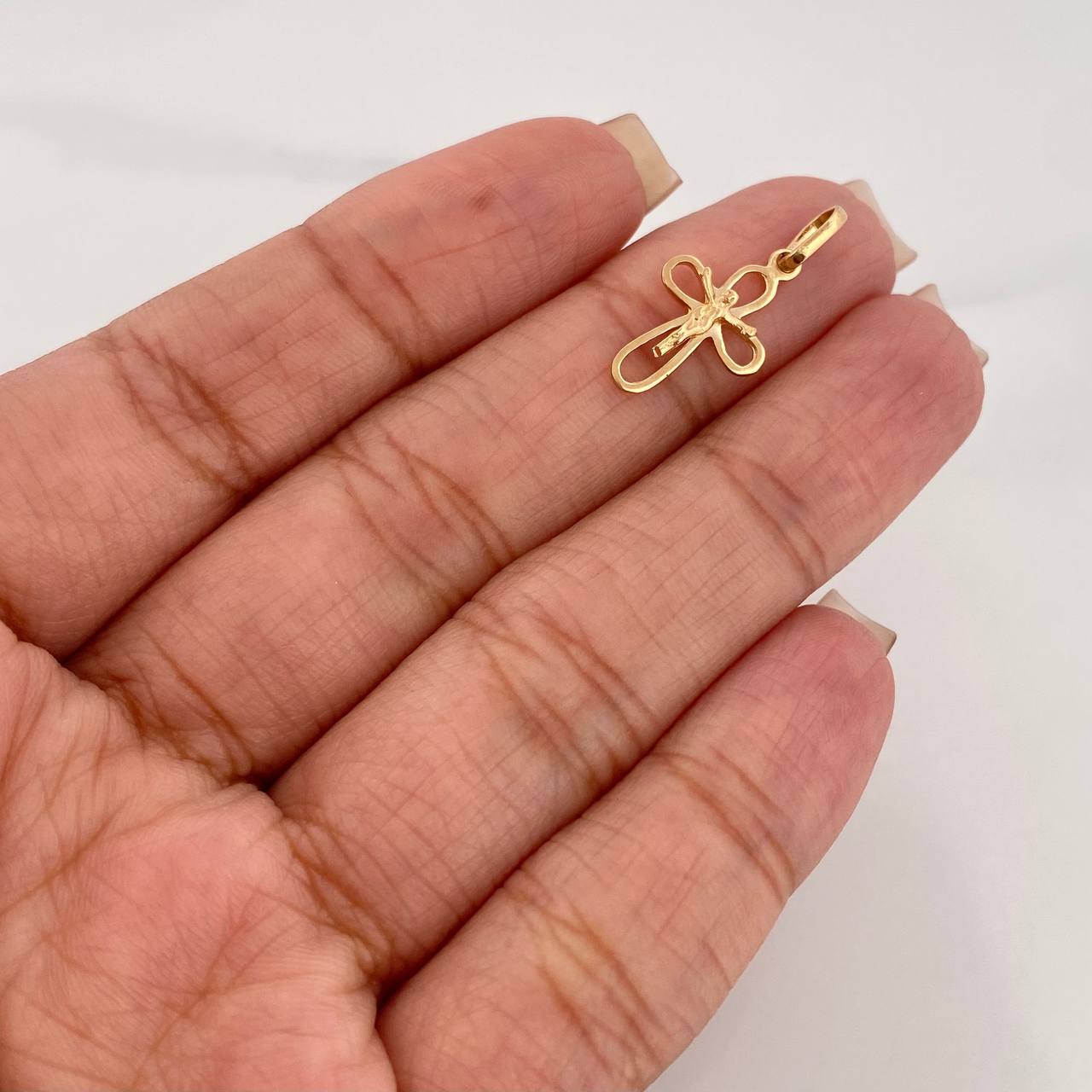 Dije Cruz Cristo 0.65 g / 2.3 cm Oro Amarillo 18K