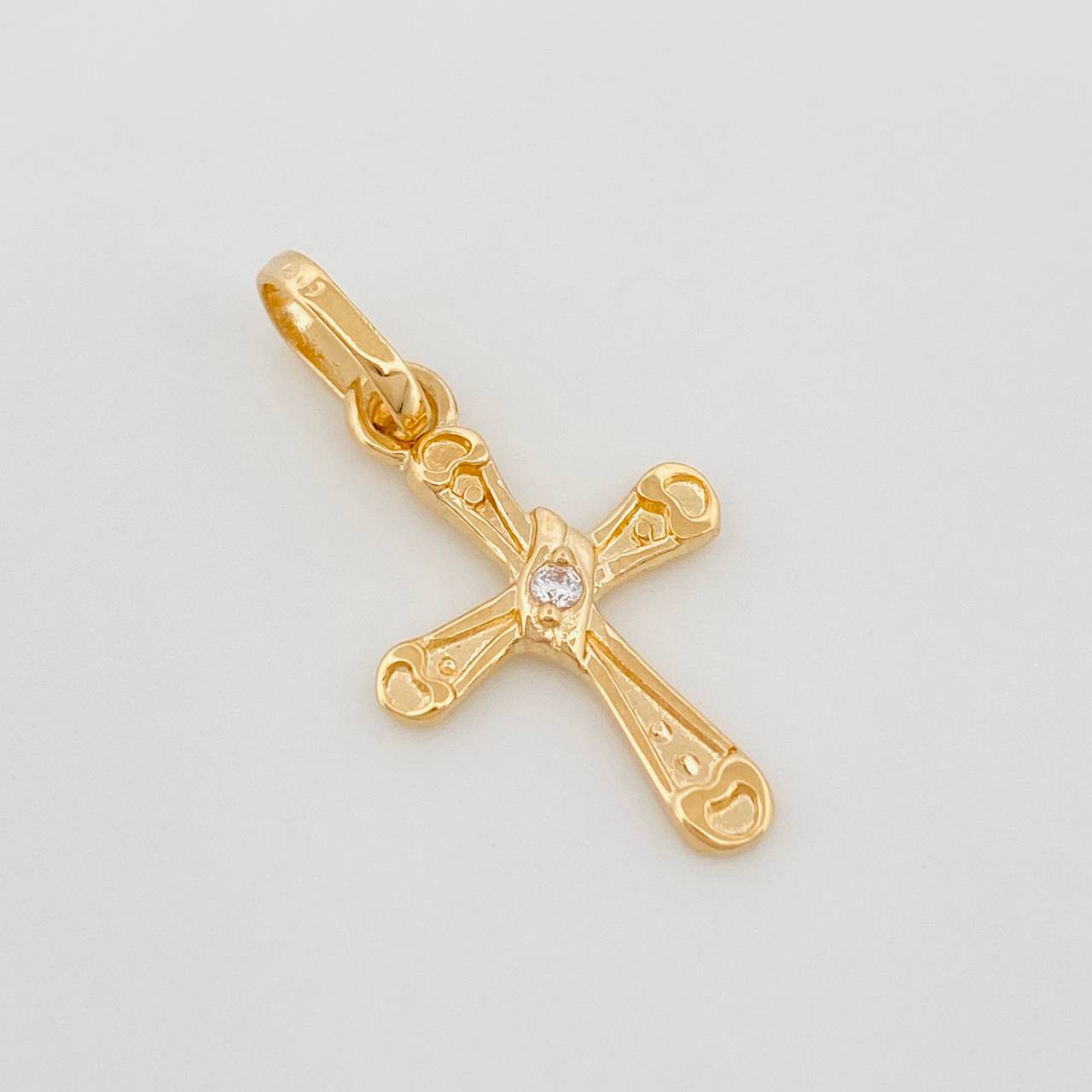 Dije Cruz 0.85 g / 1.5 cm Oro Amarillo 18K