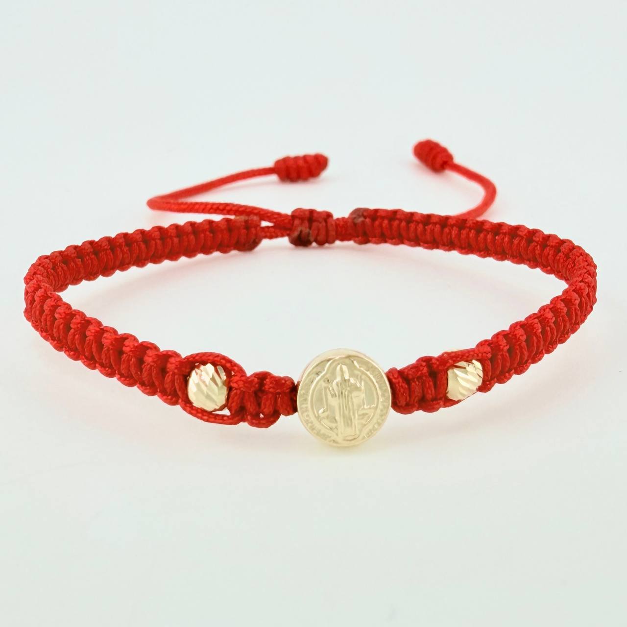Pulsera Tejida Roja Herraje San Benito Bolas Diamantadas 4Mm / 2 Und Oro Amarillo 18K