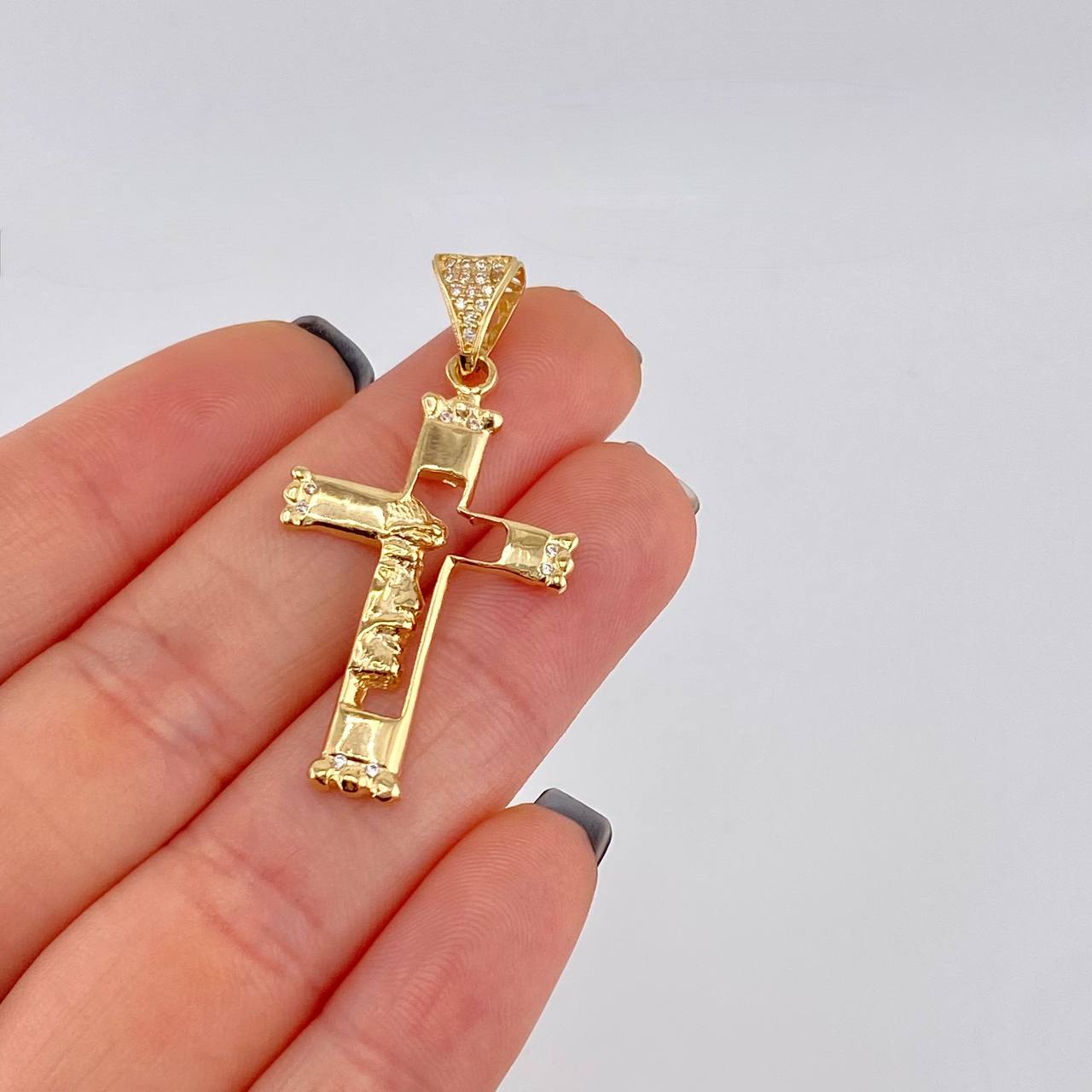 Dije Cruz Silueta Rostro 3.2 g / 4.2 cm Oro Amarillo 18K