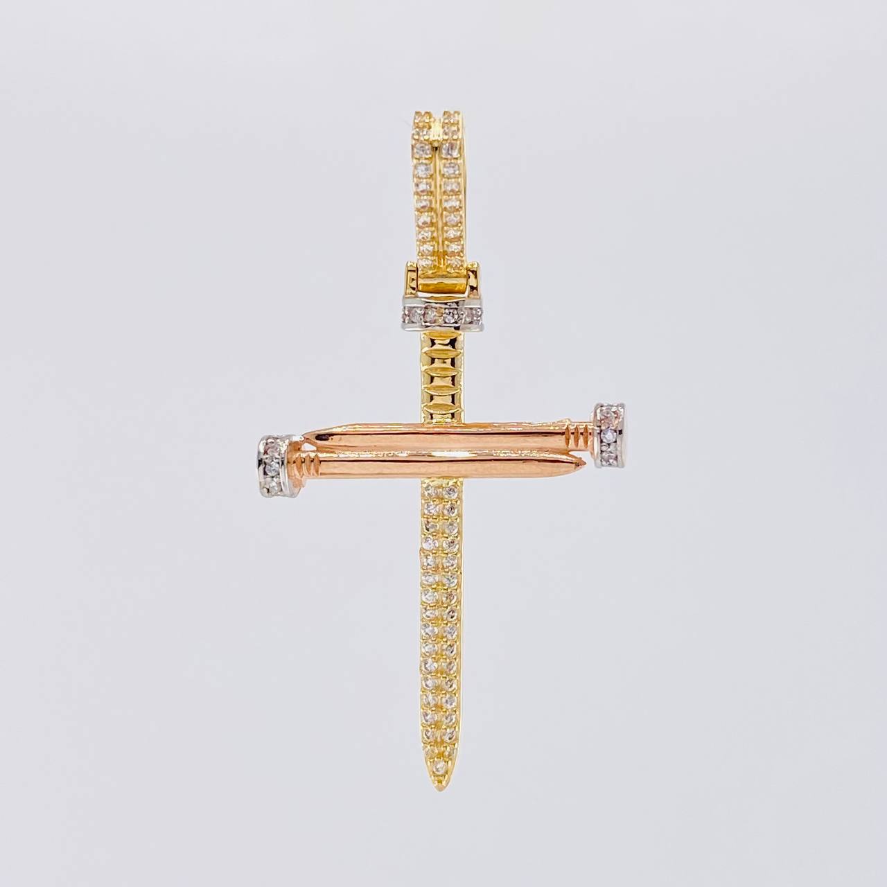 Dije Cruz Clavos 4.4 g / 4.6 cm Tres Oros 18K