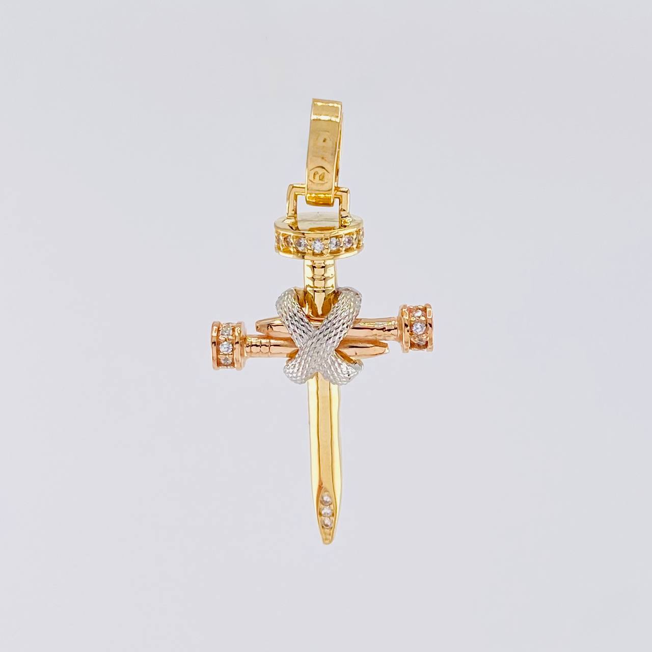 Dije Cruz Clavo 3.95 g / 3.5 cm Tres Oros 18K