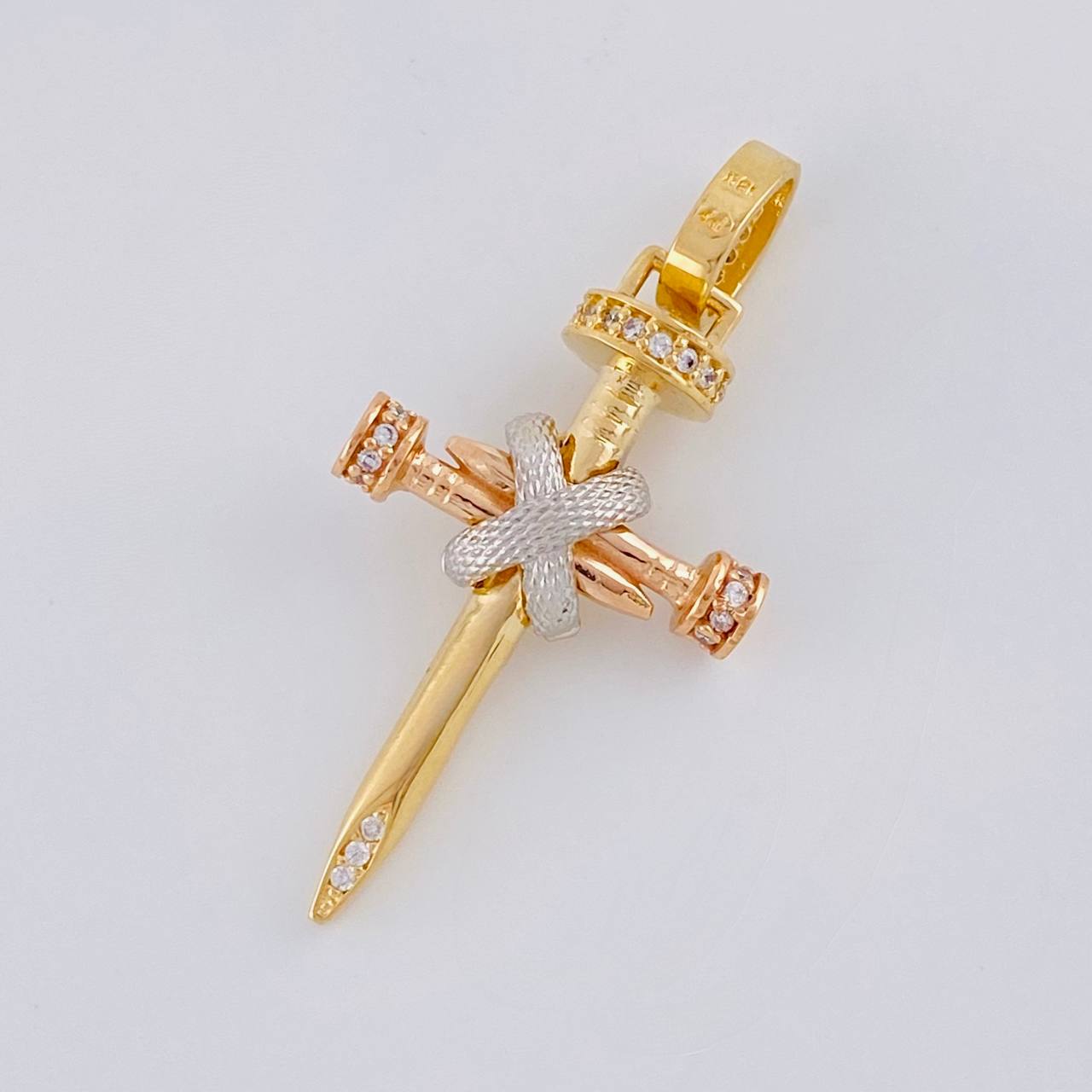 Dije Cruz Clavo 3.95 g / 3.5 cm Tres Oros 18K