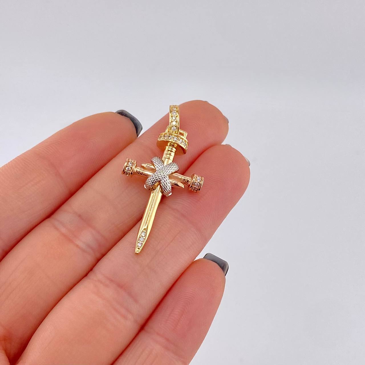 Dije Cruz Clavo 3.95 g / 3.5 cm Tres Oros 18K