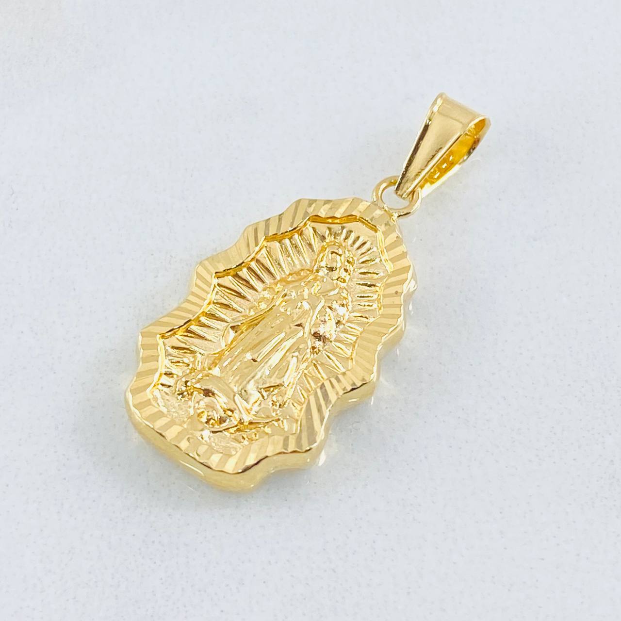 Dije Virgen Guadalupe Silueta 1.5gr / 2.5cm / Oro Amarillo 18K *