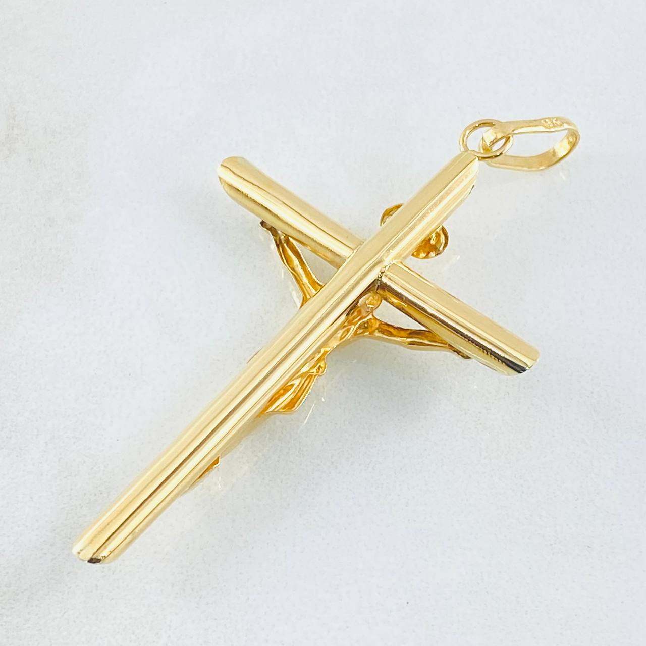 Dije Cruz Cristo 2.4gr / 5.8cm / Oro Amarillo 18K *