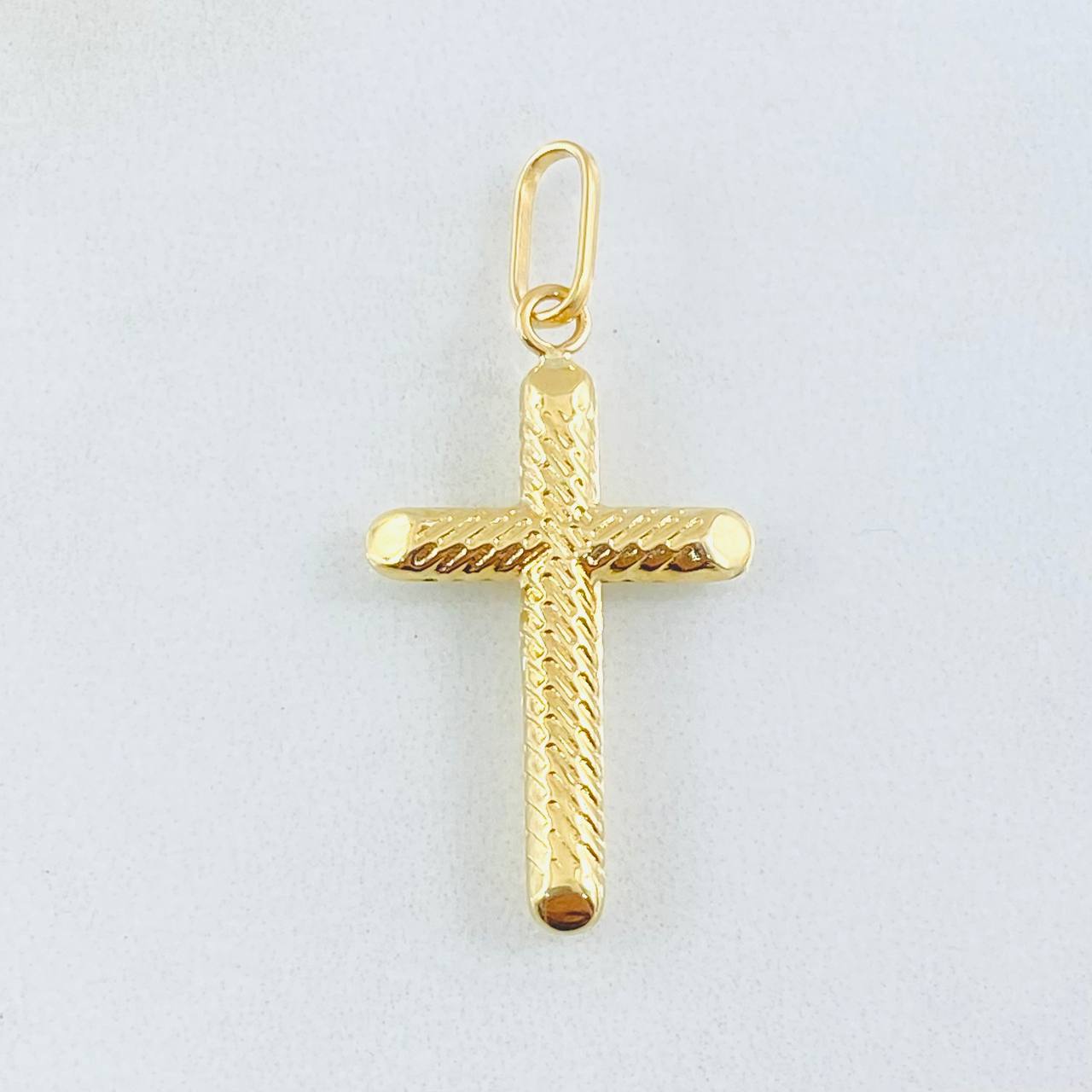 Dije Cruz 1.2gr / 3.5cm / Oro Amarillo 18K ©