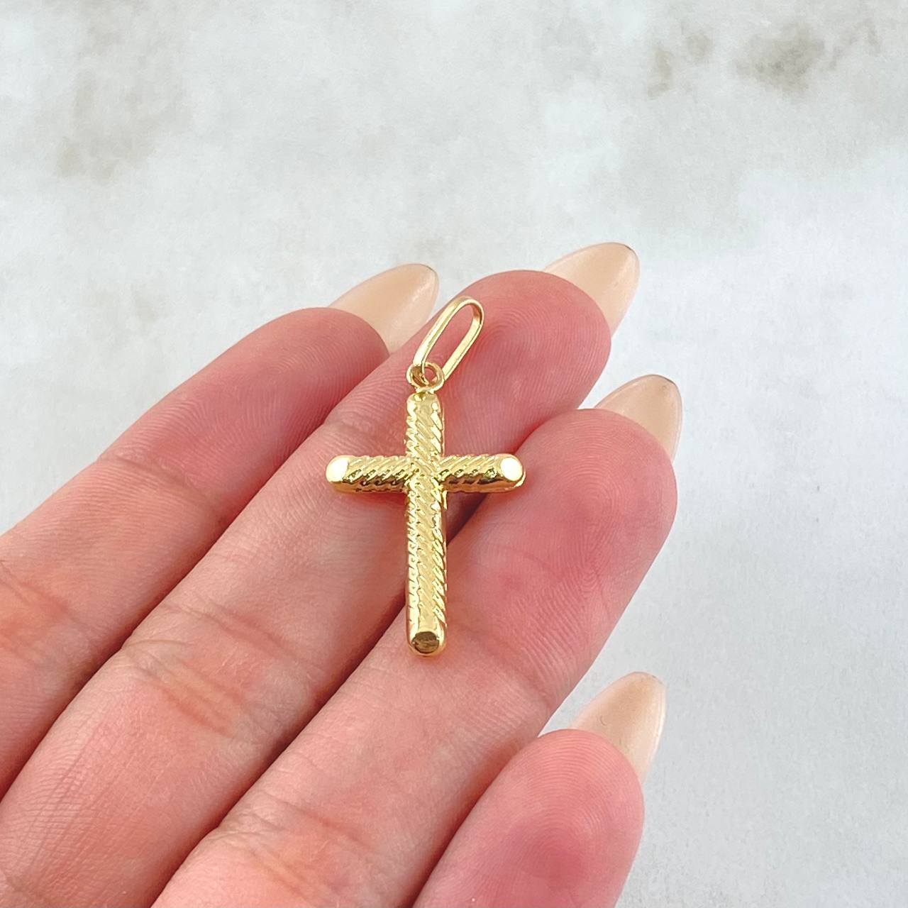 Dije Cruz 1.2gr / 3.5cm / Oro Amarillo 18K ©