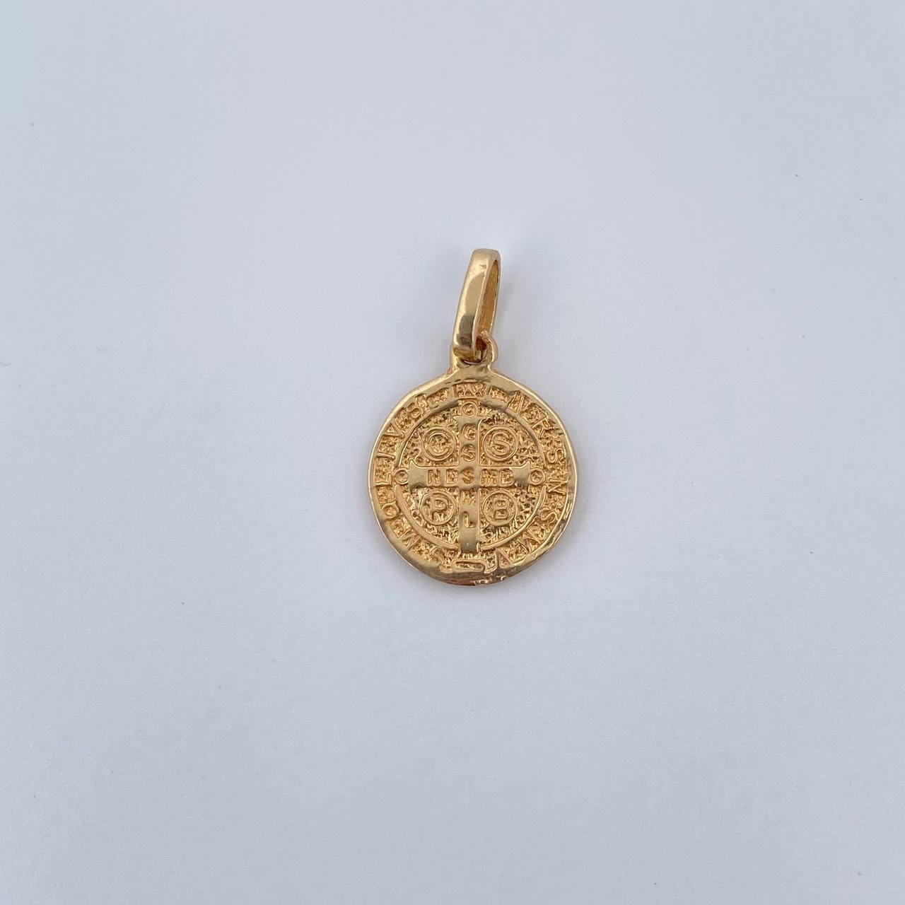 Dije San Benito 0.85gr / 1.7cm / Oro Amarillo 18K &
