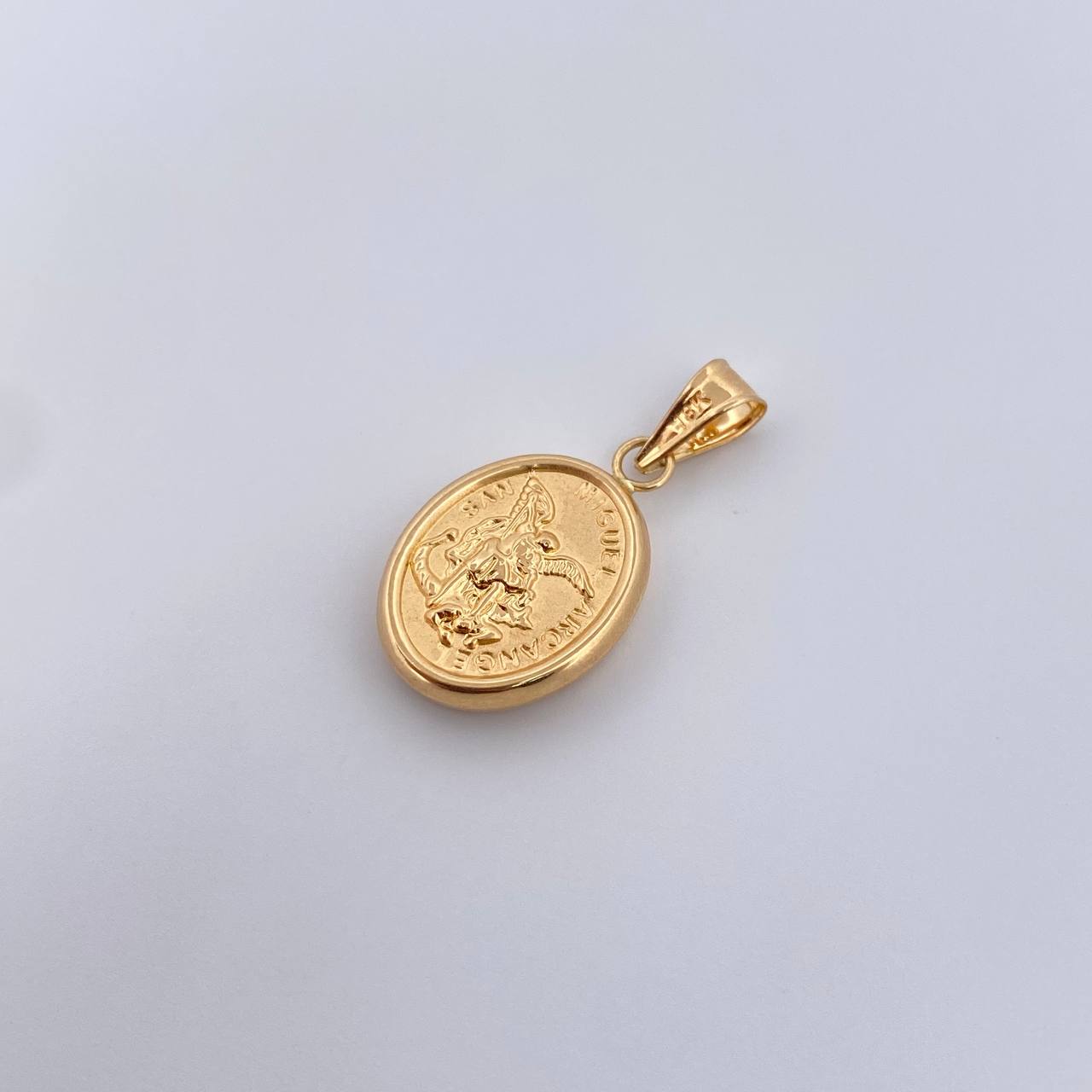 Dije San Miguel Arcangel 1.15gr / 2.5cm / Troquelado Oro Amarillo 18K &