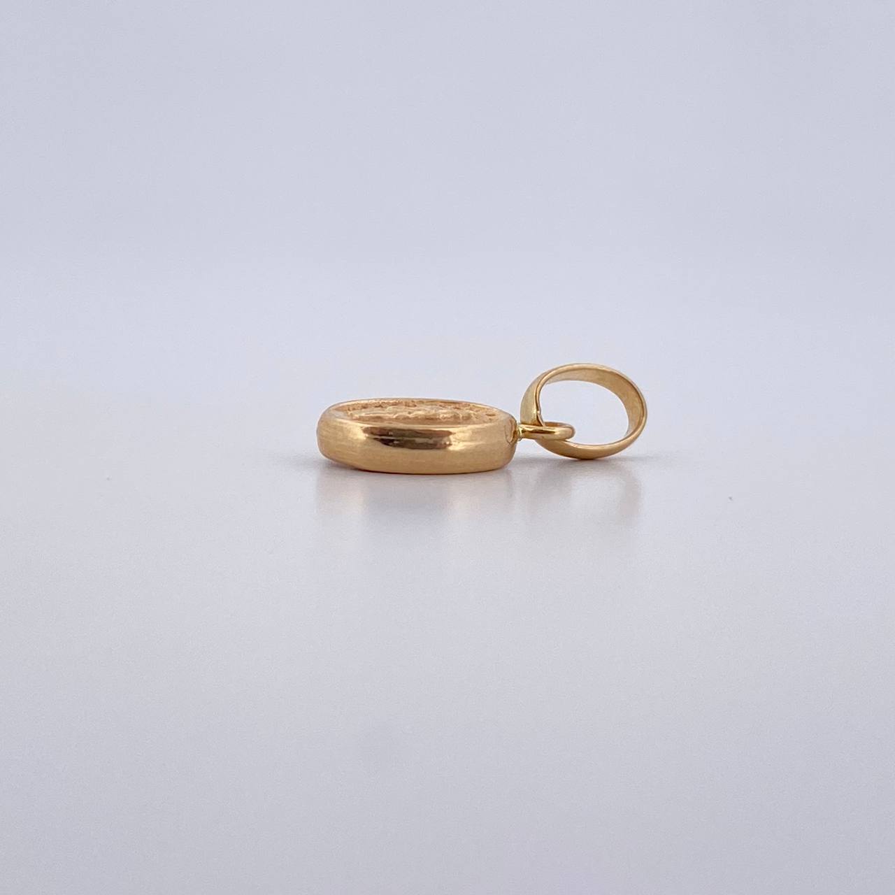 Dije Virgen Maria Auxiliadora 0.35gr / 1.4cm / Troquelado Oro Amarillo 18K &