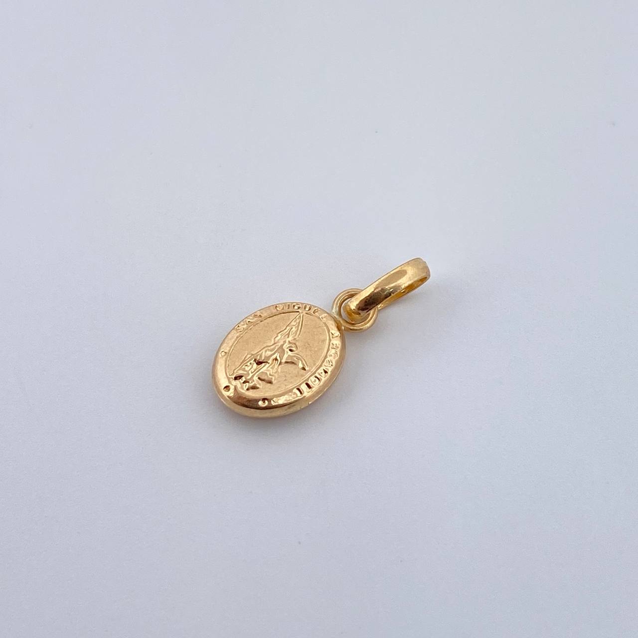 Dije San Miguel Arcangel 0.35gr / 1.5cm / Troquelado Oro Amarillo 18K &