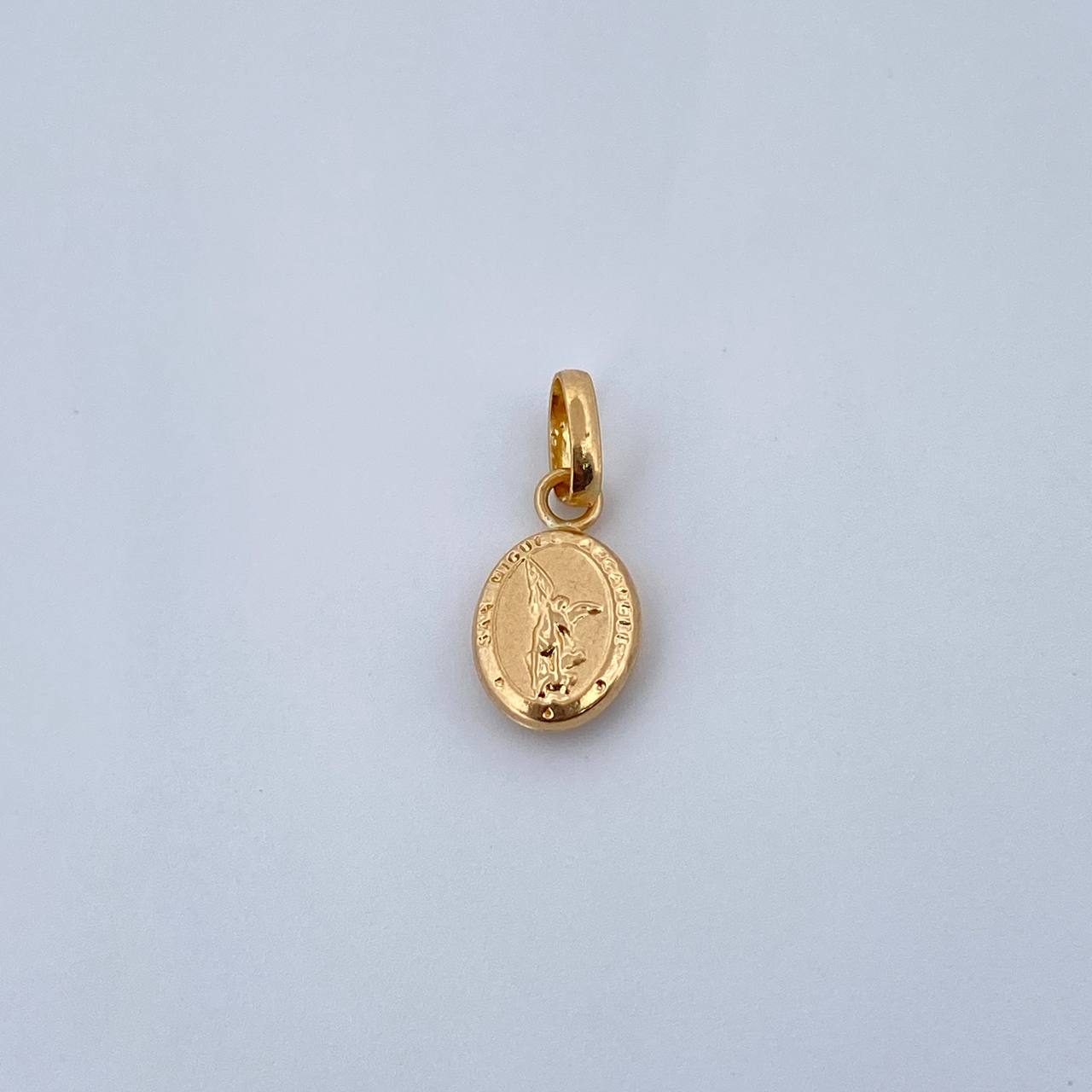 Dije San Miguel Arcangel 0.35gr / 1.5cm / Troquelado Oro Amarillo 18K &