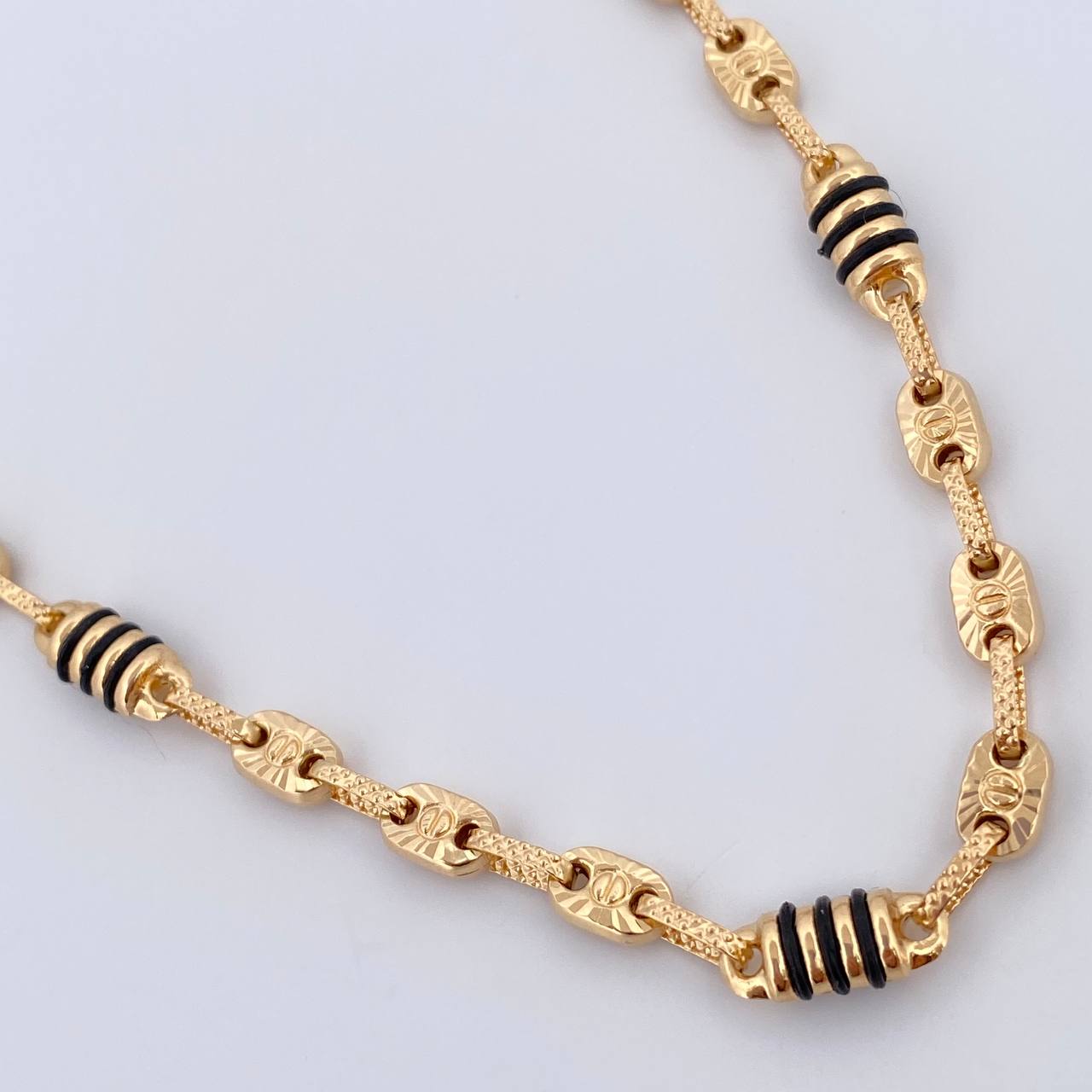 Cadena Rustico Tornillo 16.25gr / 61cm / Oro 18K &