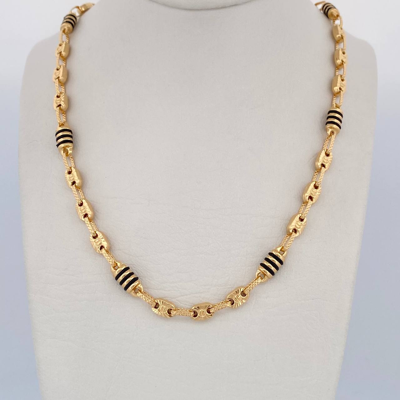 Cadena Rustico Tornillo 16.25gr / 61cm / Oro 18K &