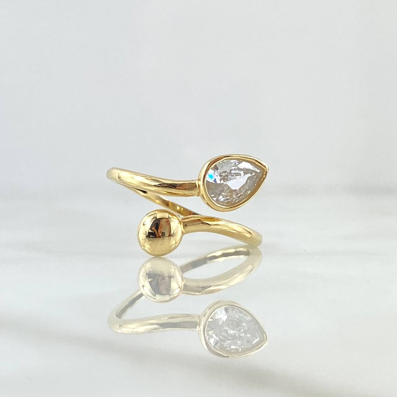 Anillo Gota Curva Bisel 2.45gr / T7 / Circones Blancos Oro Amarillo 18K *