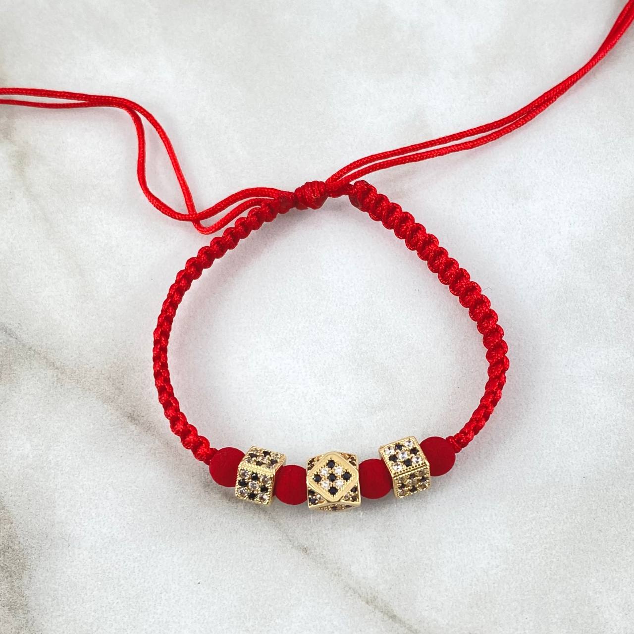 Pulsera Roja Dodecágono Cubo de Fuego 3.05gr / 6mm-5mm Circones Blancos Negros 3und Oro Amarillo 18K ©