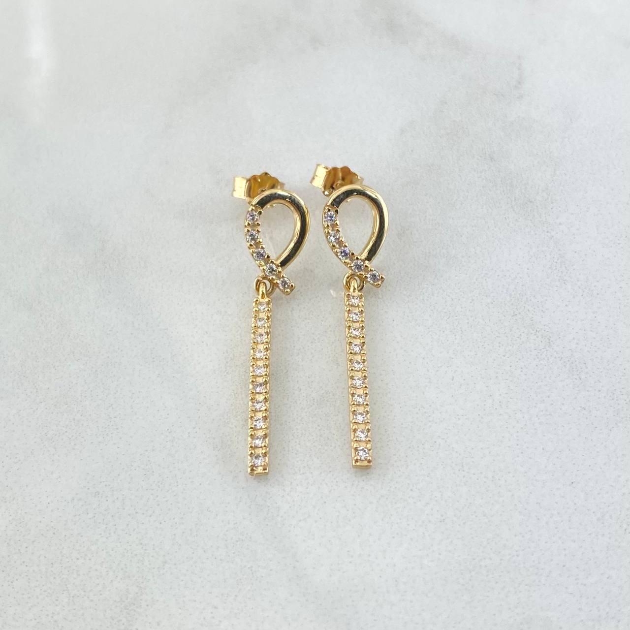 Set Lazo Cruzado 3.9gr / Topos 3cm Dije 3.7cm Circones Blancos Oro Amarillo 18K *
