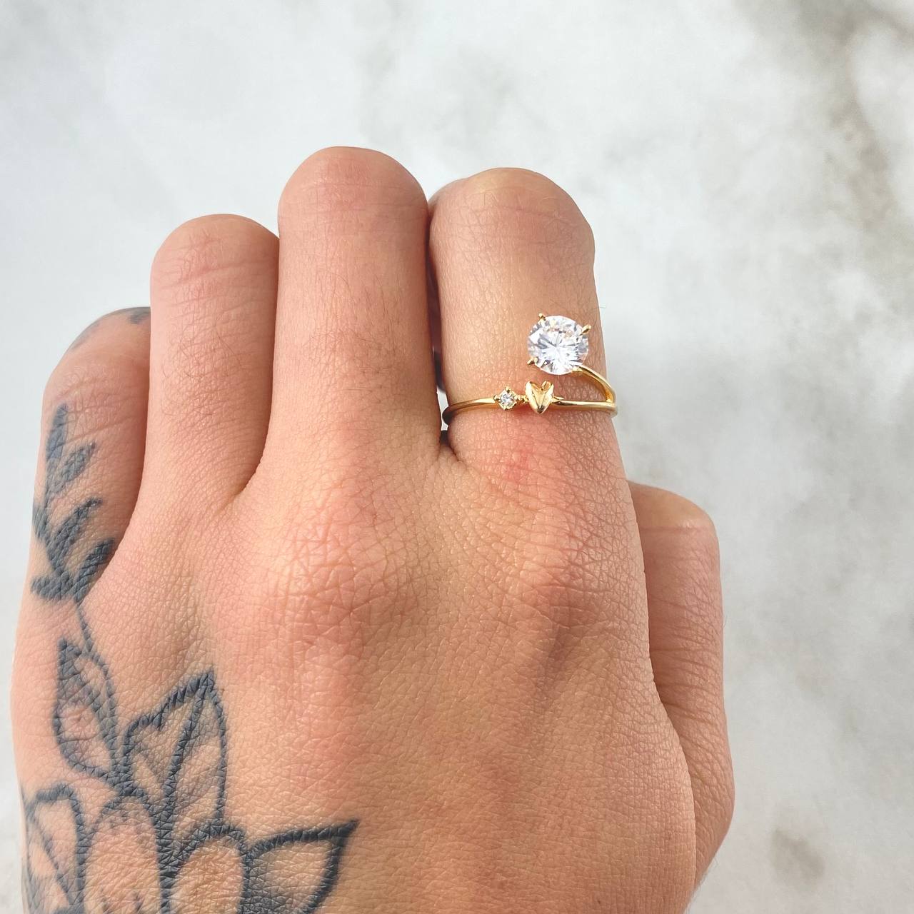 Anillo Solitario Corazon Alelo 1.55gr / T6 / Oro 18K ©