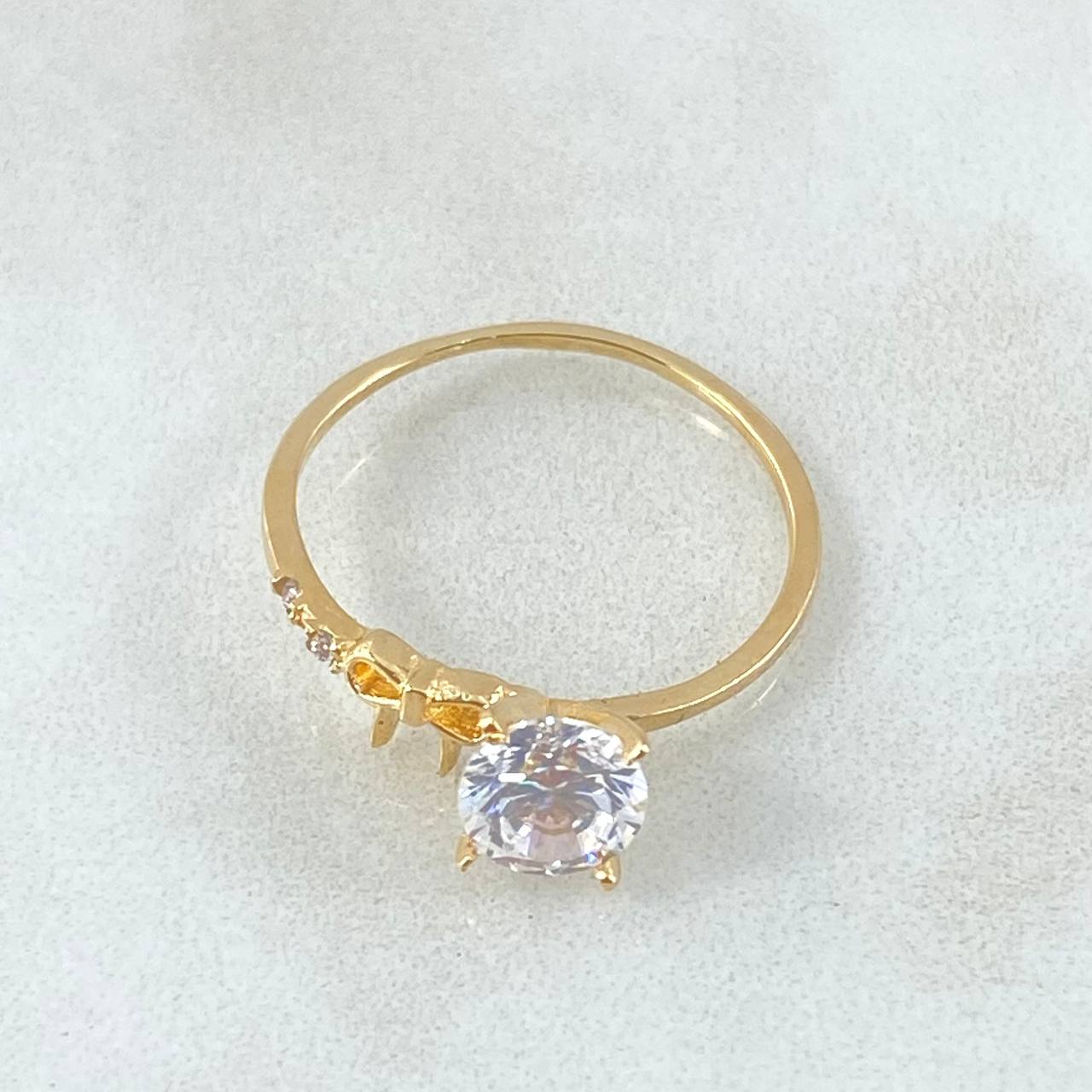 Anillo Solitario Mini Moño 1.45gr / T6 1/2 / Oro 18K ©