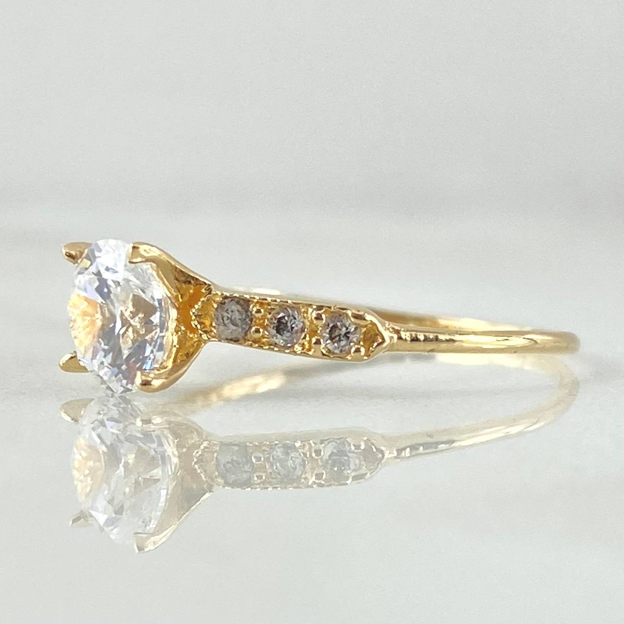Anillo Solitario Carril Fijo 1.5gr / T6 1/2 / Oro 18K ©