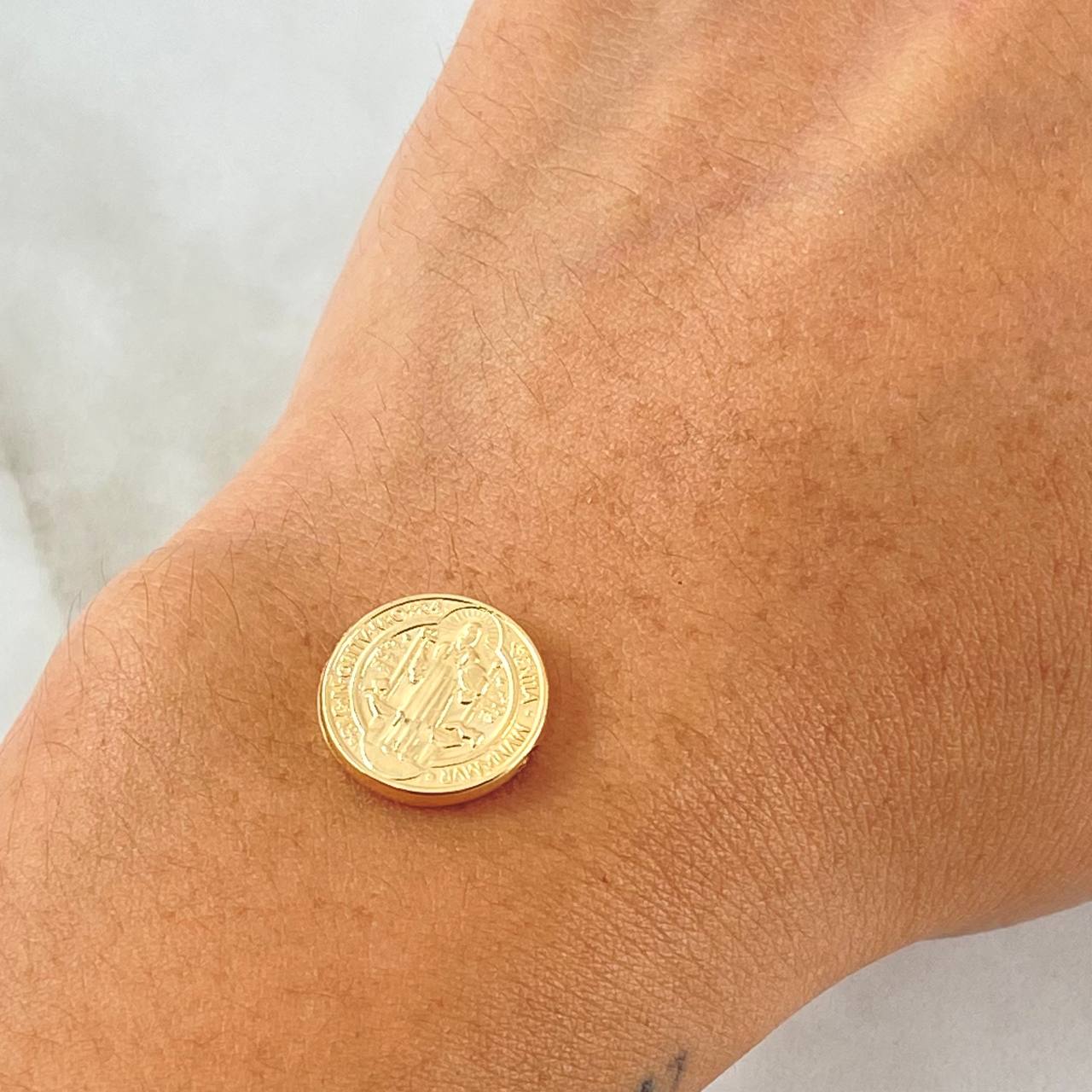 Herraje San Benito 0.9gr / 2.4cm / Oro 18K