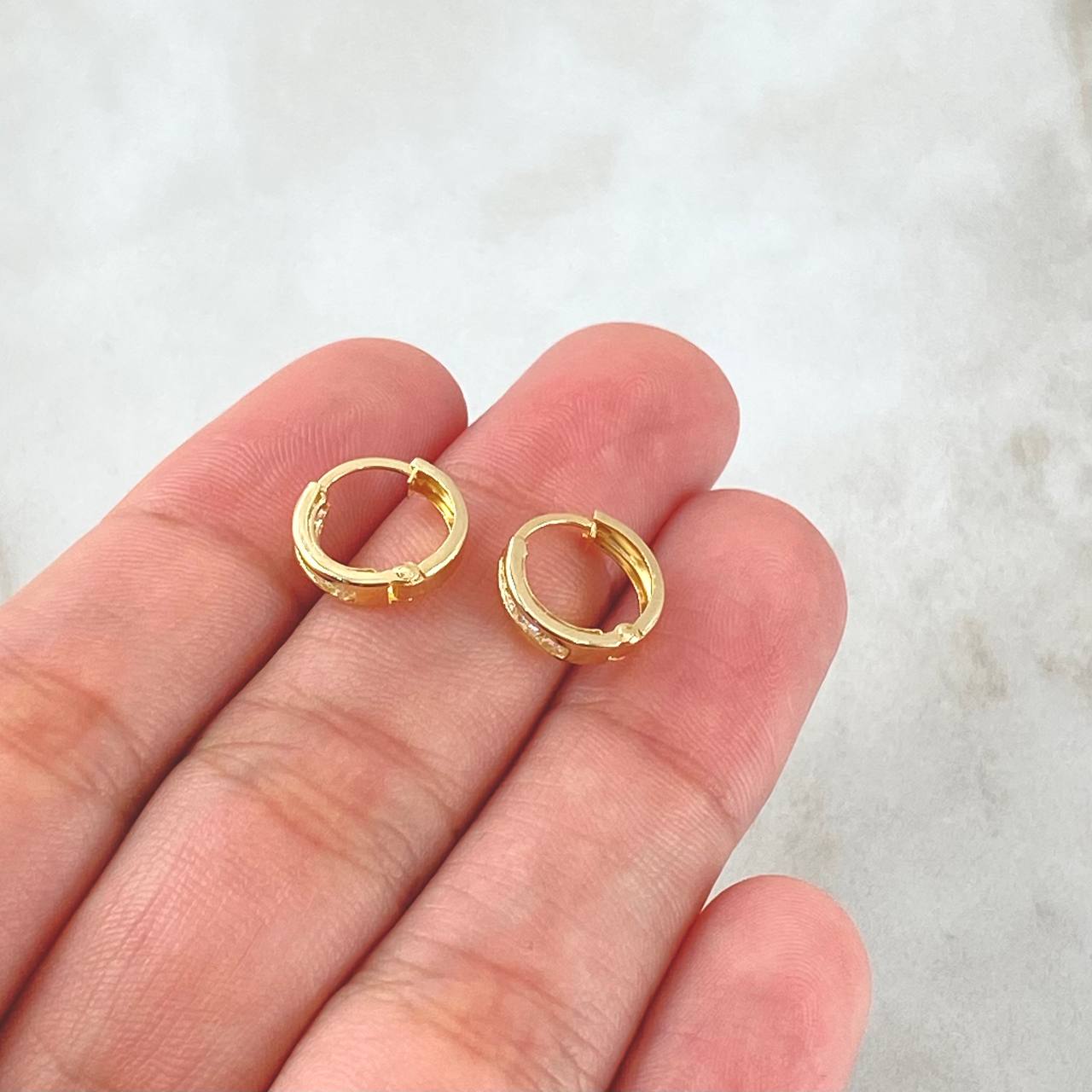 Candongas Carril 0.85gr / 1cm- Oro 18K ©