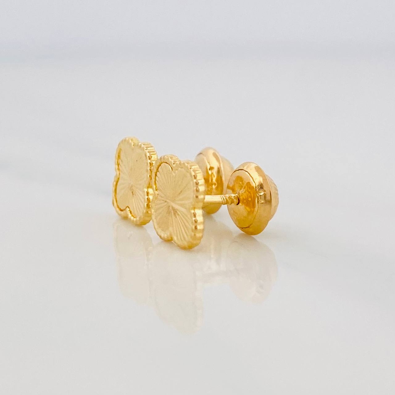 Topos Trebol Diamantado 0.95g / 6.6mm Oro Amarillo 18K