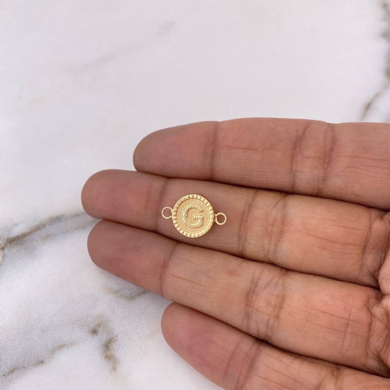 Herraje Letra G 0.4gr / 1.4cm-Circulo Bordeado Oro Amarillo 18K