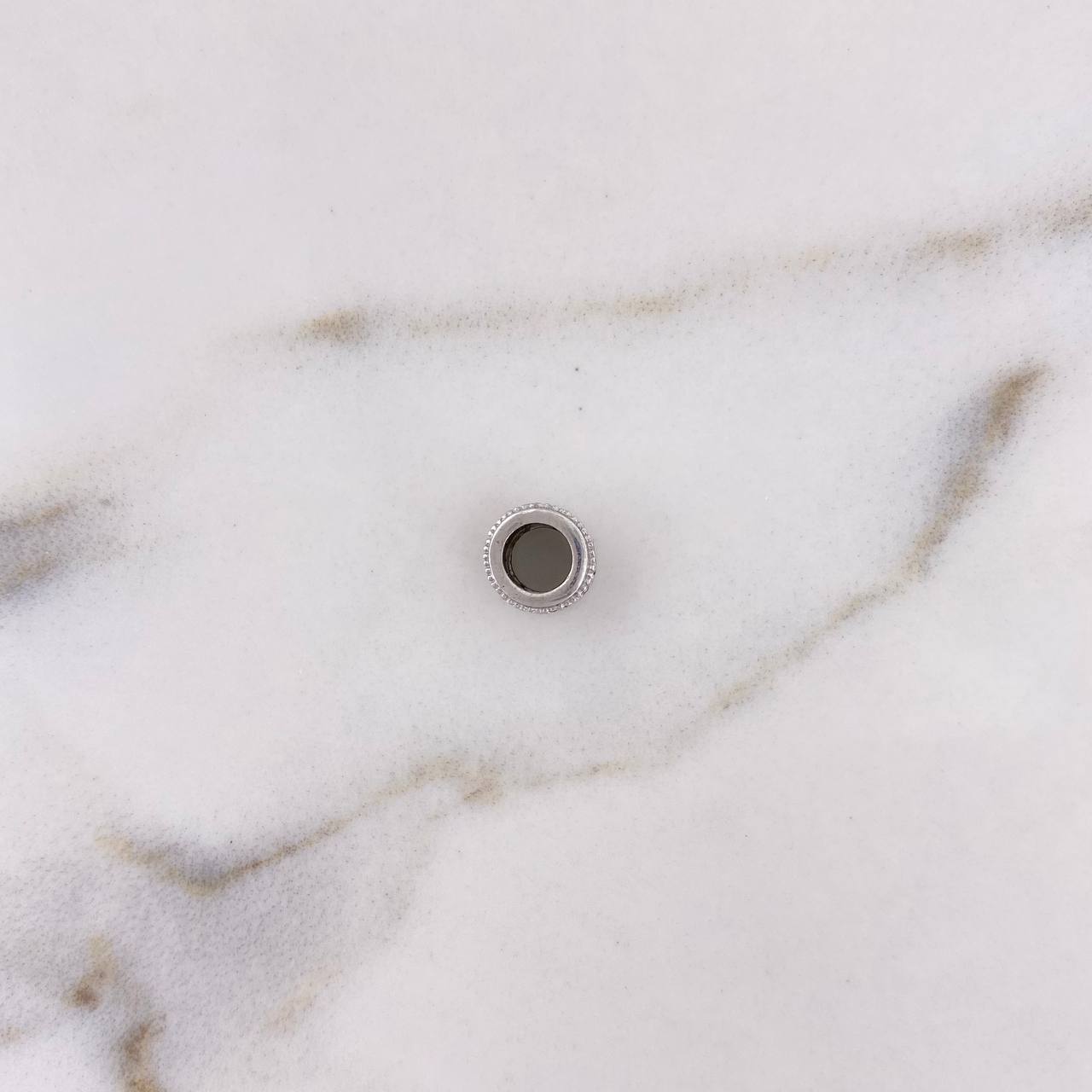 Herraje Cilindro 1.2gr / 6mm Circones Negros Oro Blanco 18K $