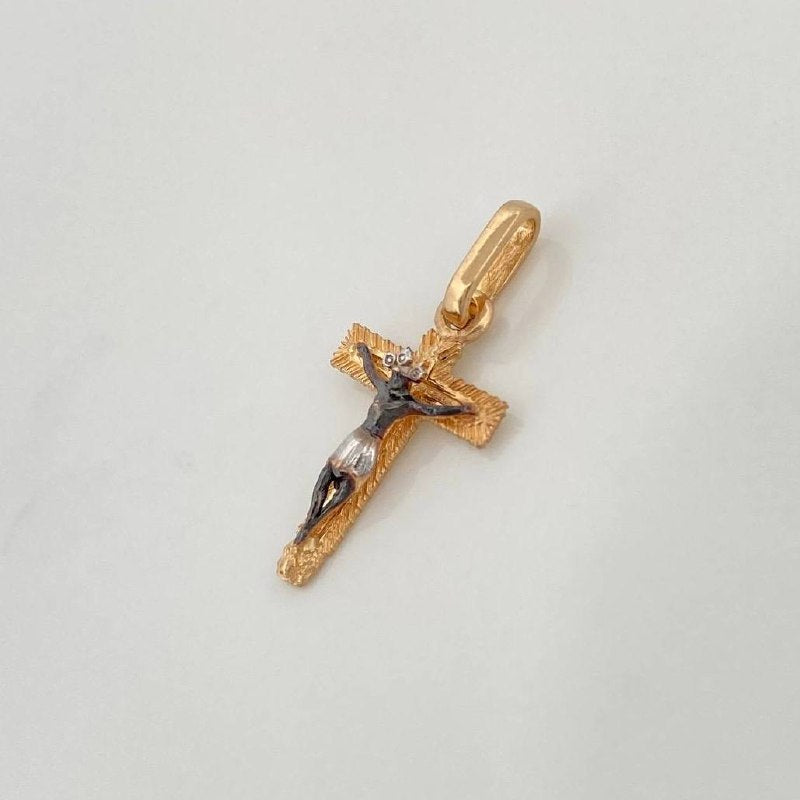 Dije Cruz Cristo Milagroso De Buga 0.85 g / 2.3 cm Tres Oros 18K