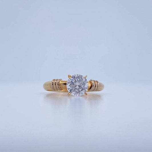 Anillo Solitario Tres Rayas 1.4gr / T6 1/2 / Dos Oros Amarillo Blanco 18K &