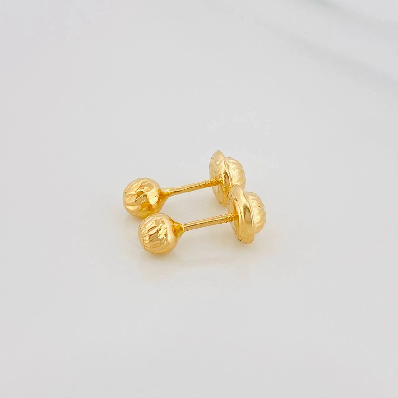 Topos Bola Diamantada 0.5 g / 4 mm Oro Amarillo 18K